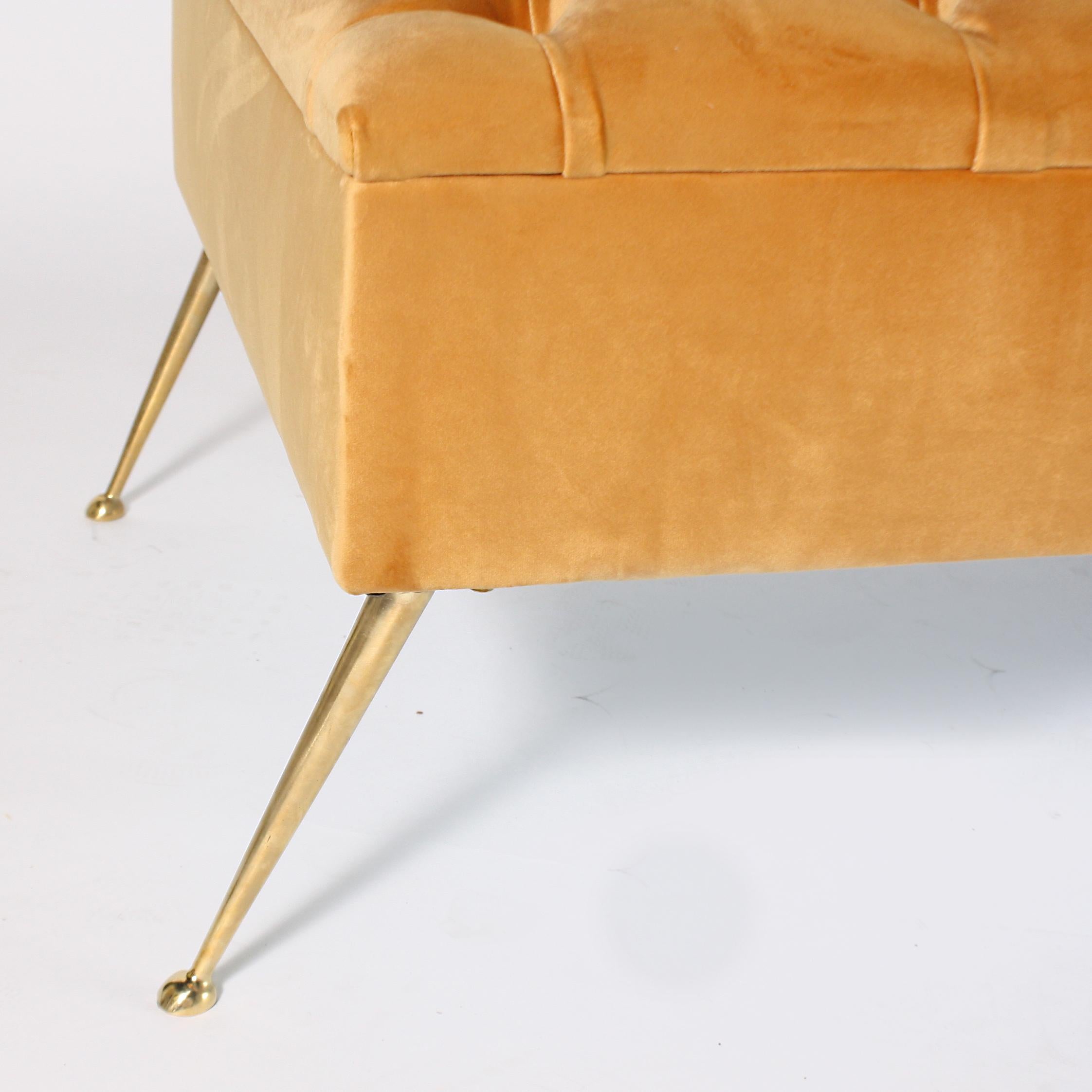 Italian tufted bench with brass base, circa 1970.
 