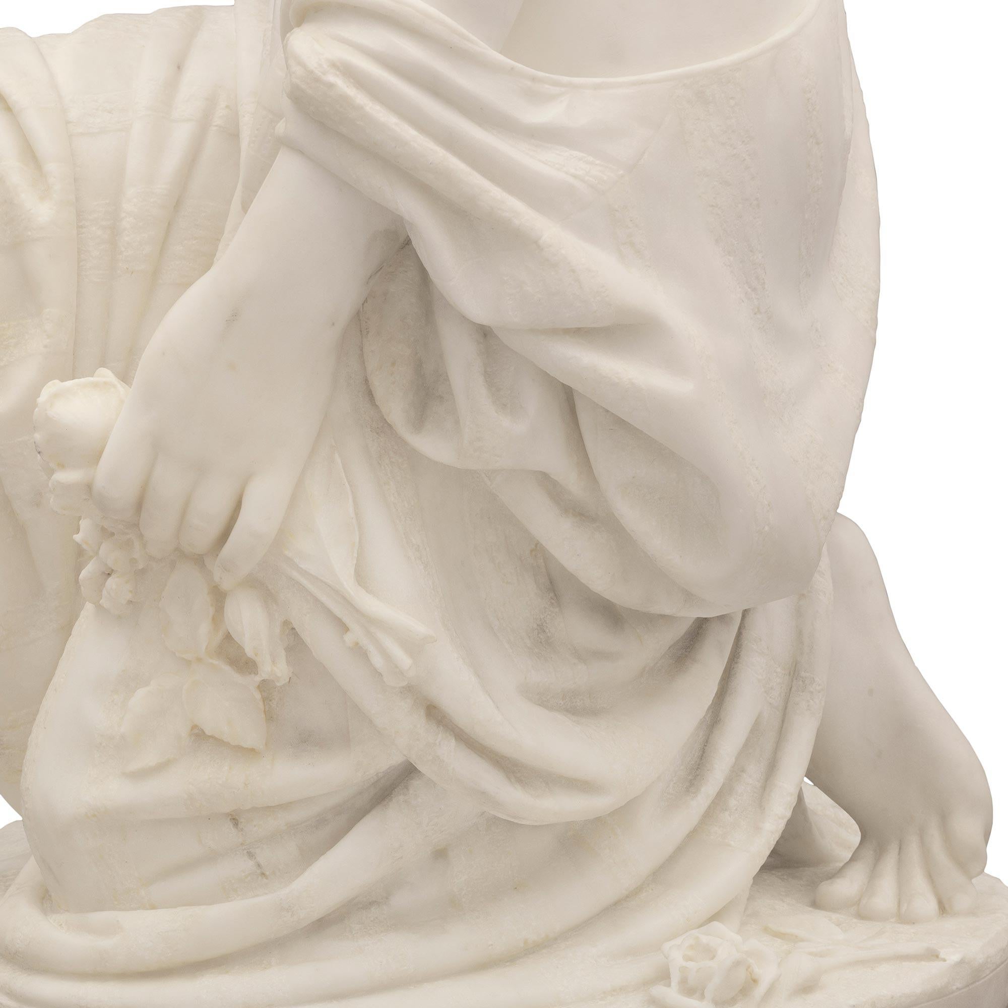 Statue italienne en marbre du début du siècle signée du Prof. R. Romanelli 1909 en vente 3