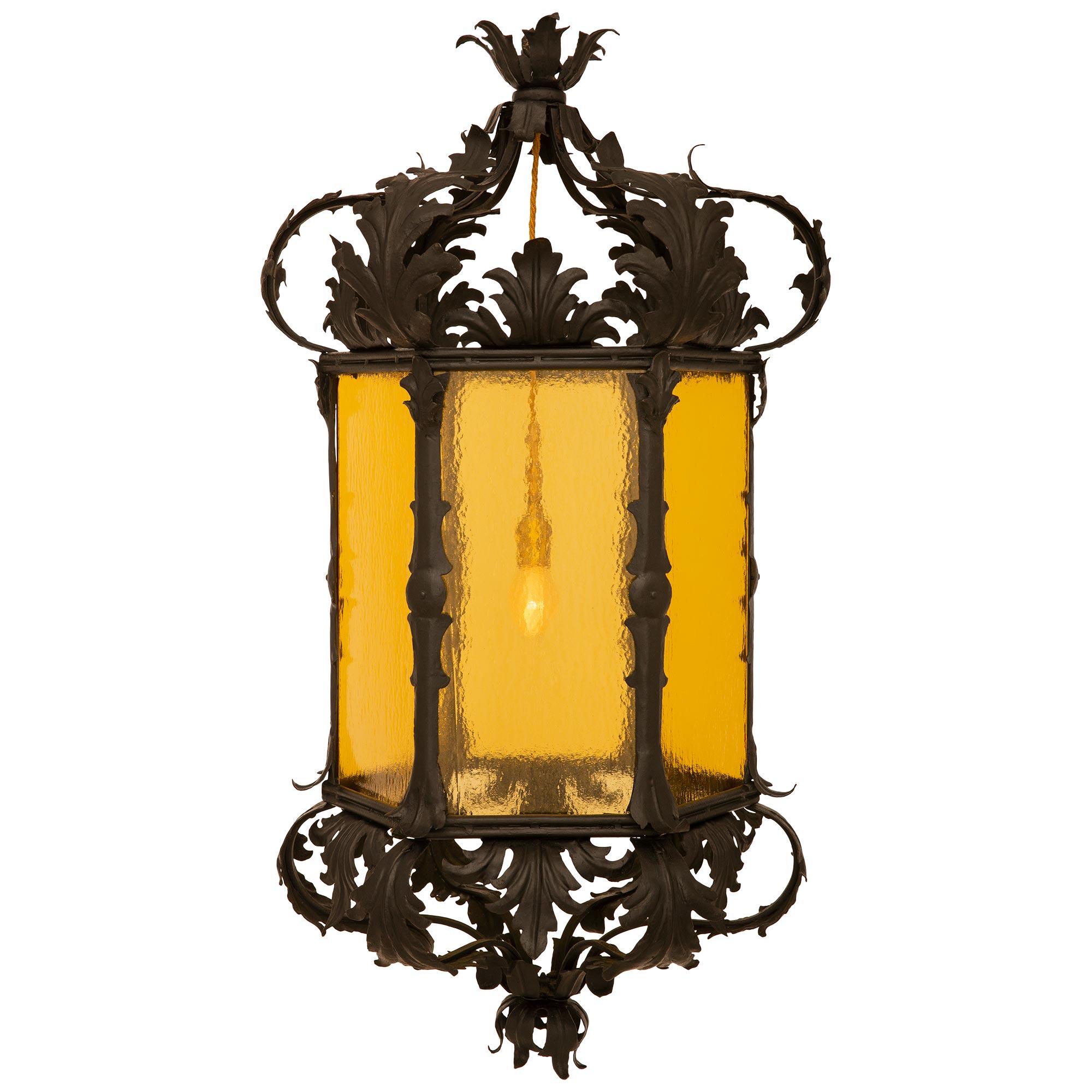 Italian Turn Of The Century Renaissance St. Wrought Iron And Glass Lantern For Sale 4