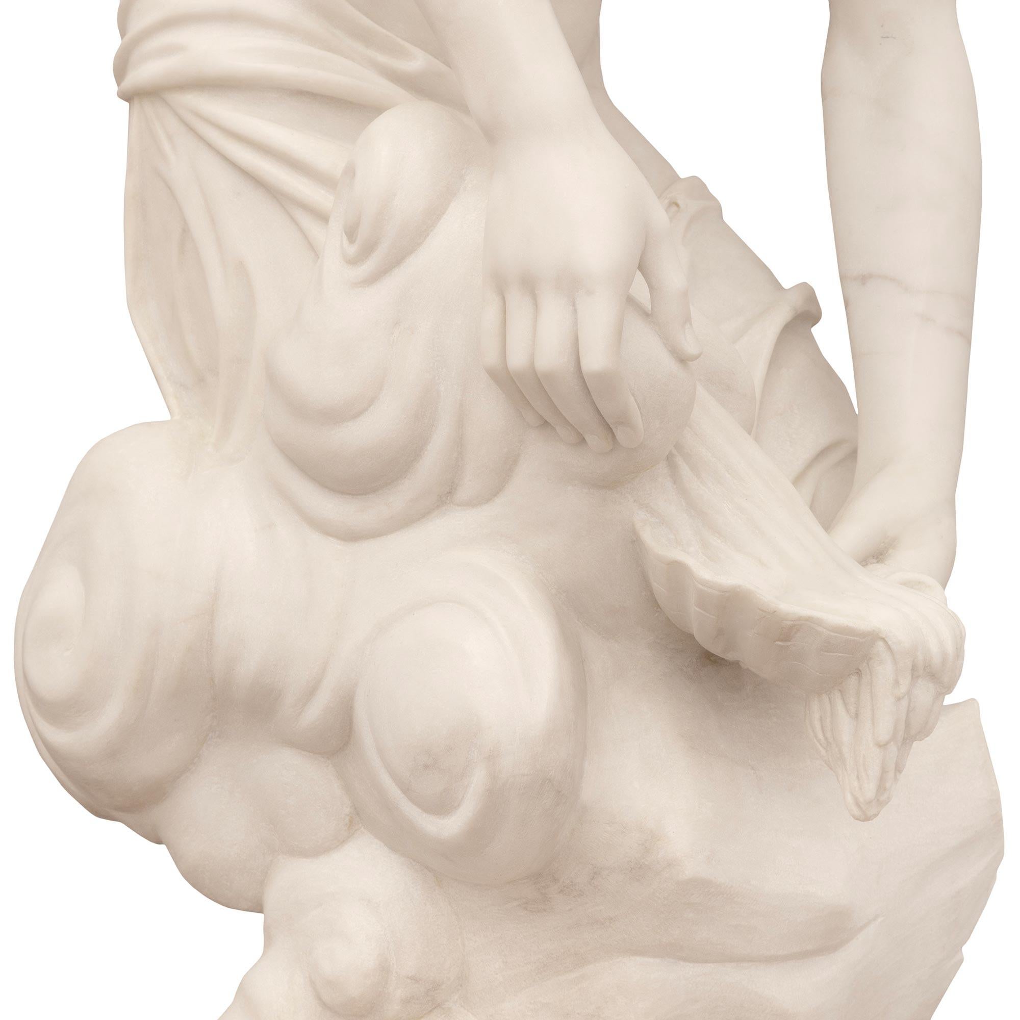 Italian Turn of the Century white Carrara marble statue For Sale 3