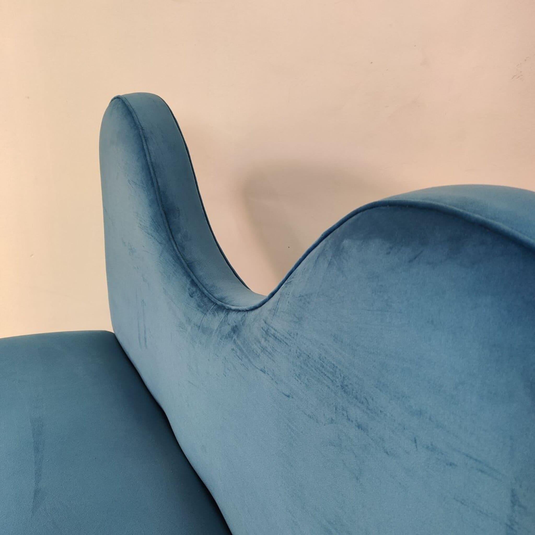Italian Turquoise Velvet Sofa by Cesare Lacca, 1950s mediados del siglo XX en venta