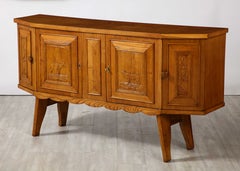 Italian Tuscan Art Deco Carved Oak Sideboard or Credenza, circa 1940