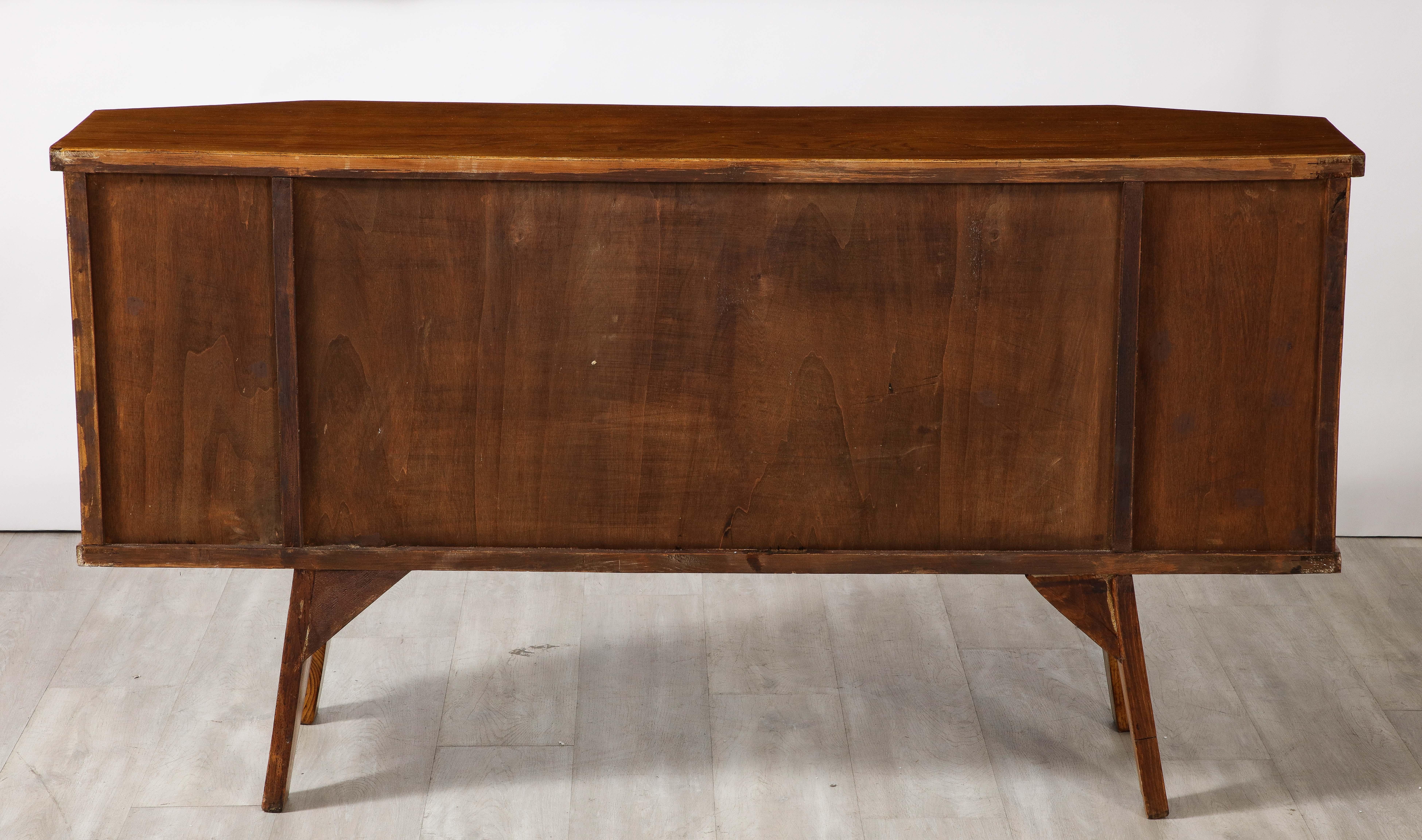 Italian Tuscan Art Deco Carved Oak Sideboard or Credenza, circa 1940 For Sale 4