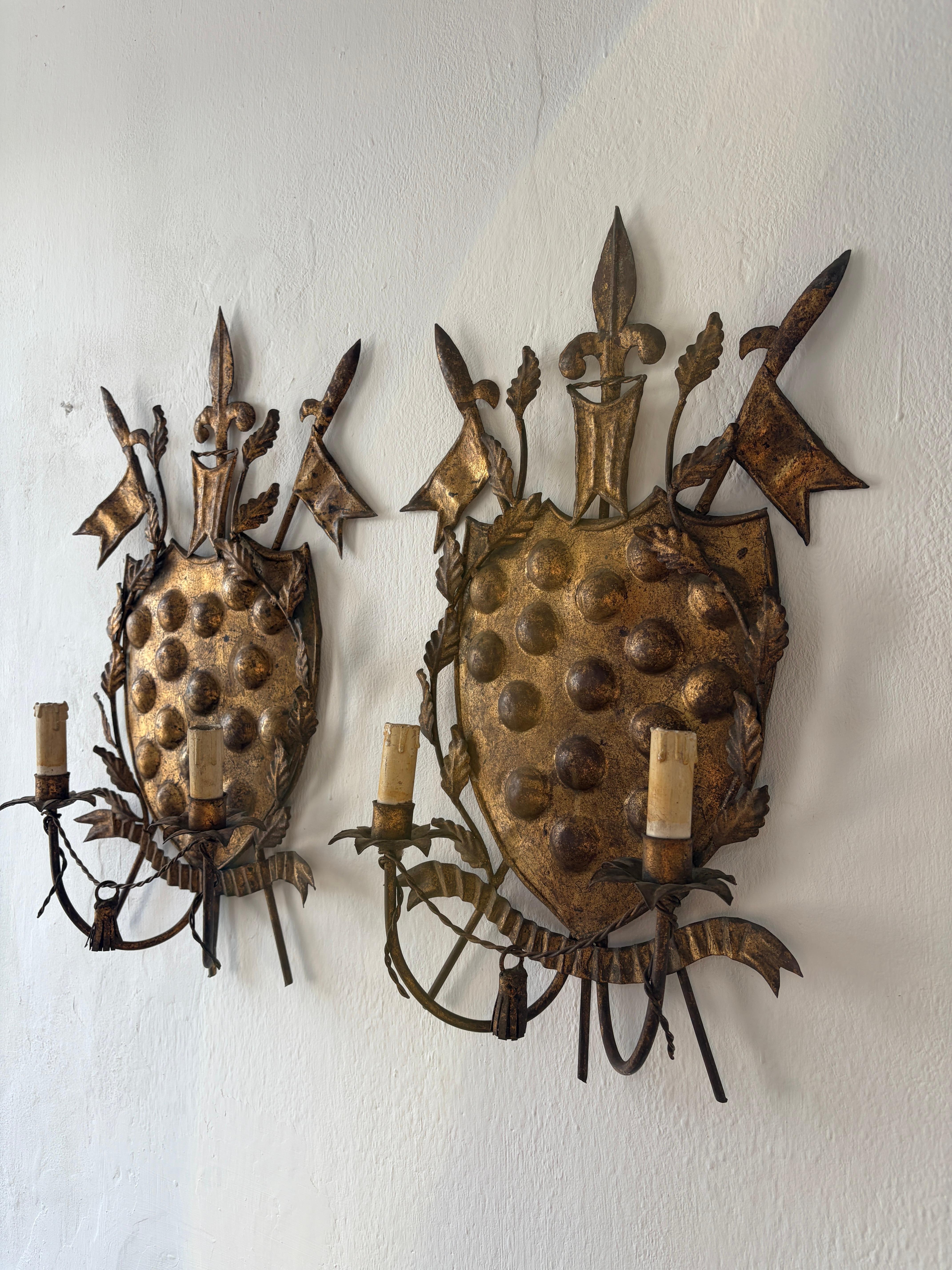 Medieval Italian Tuscan Medici Coat of Arms Metal Florentine Sconces c 1900 Fleur Di Lis For Sale