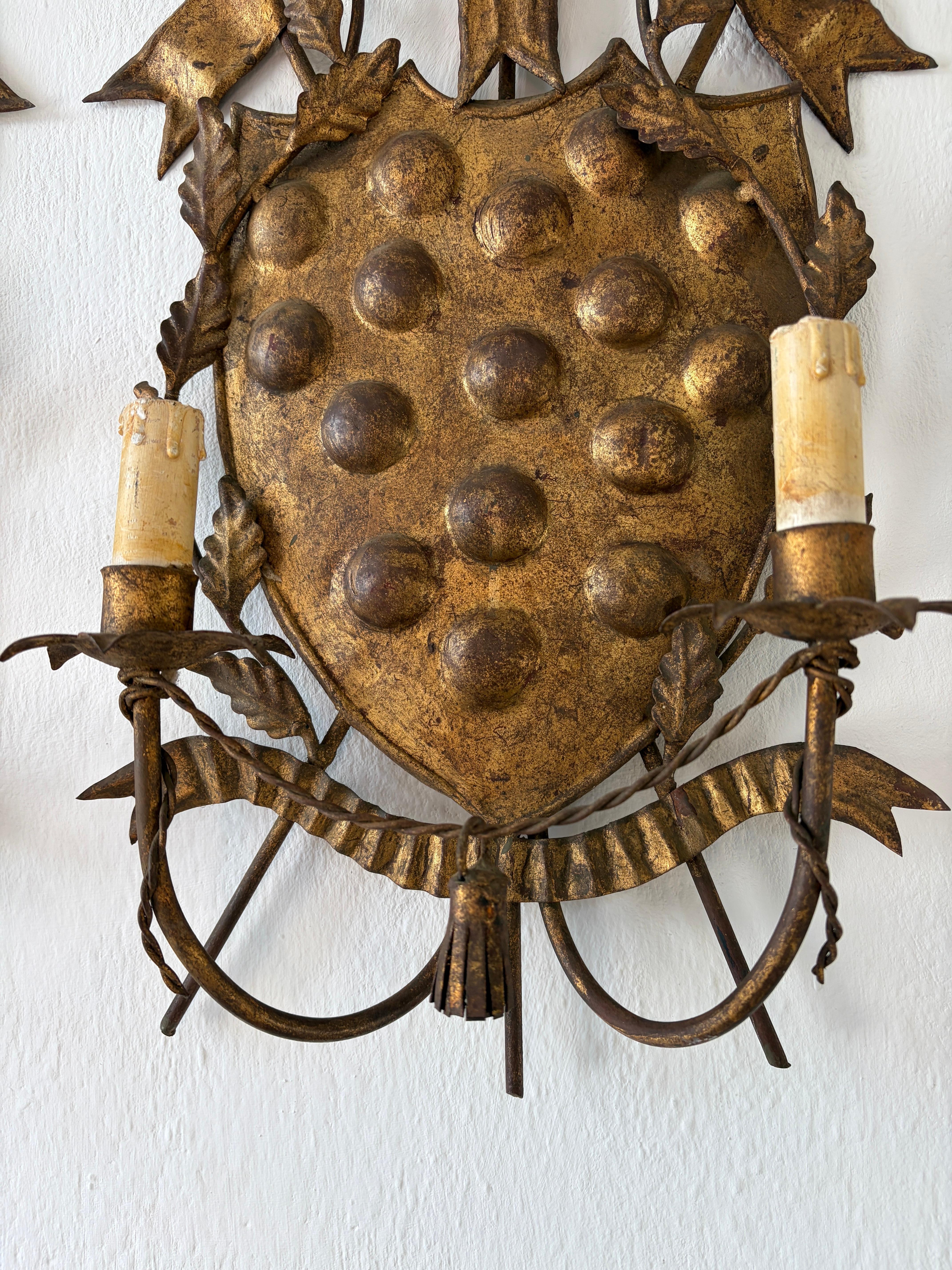 Italian Tuscan Medici Coat of Arms Metal Florentine Sconces c 1900 Fleur Di Lis For Sale 1