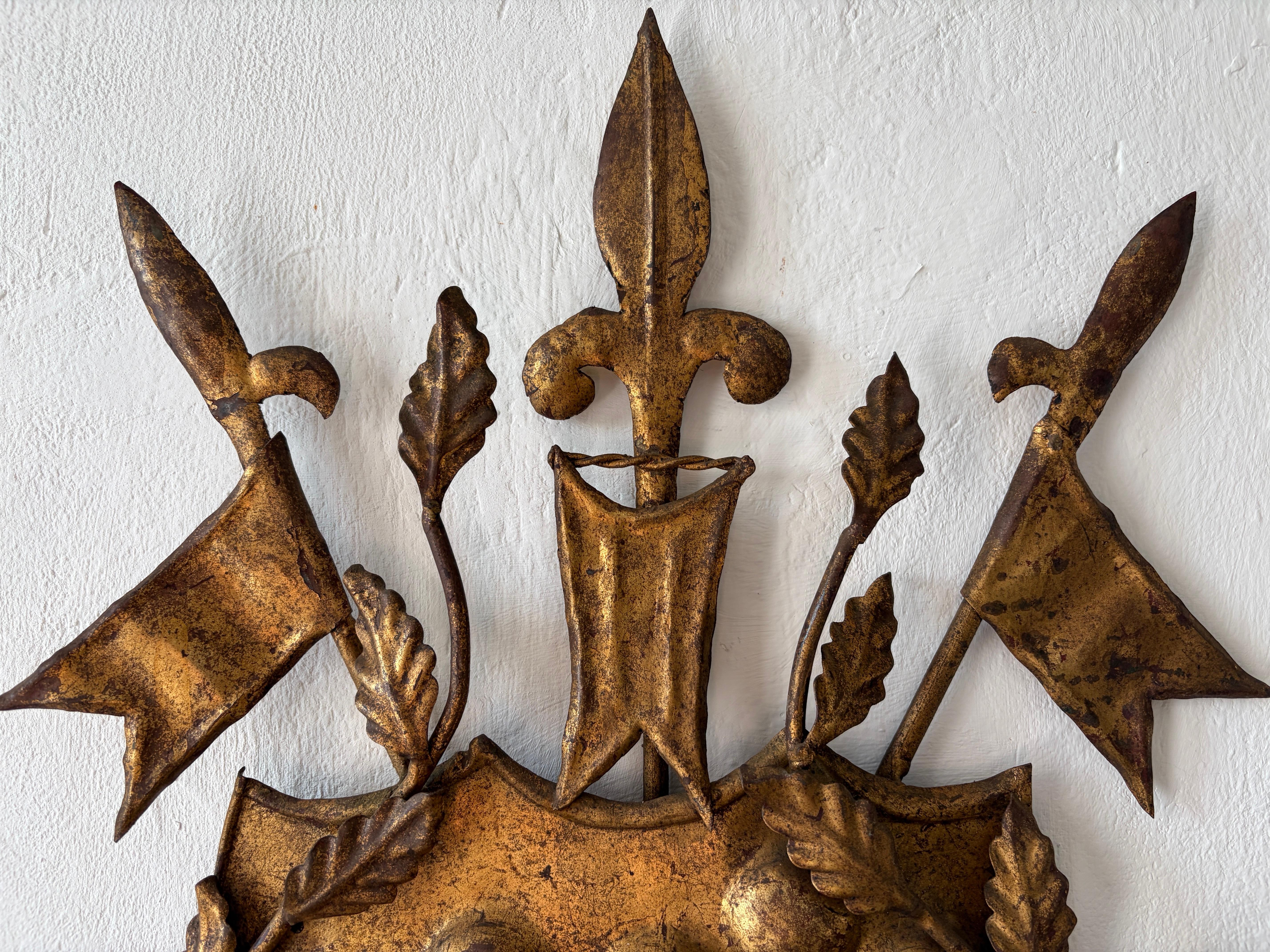 Italian Tuscan Medici Coat of Arms Metal Florentine Sconces c 1900 Fleur Di Lis For Sale 4