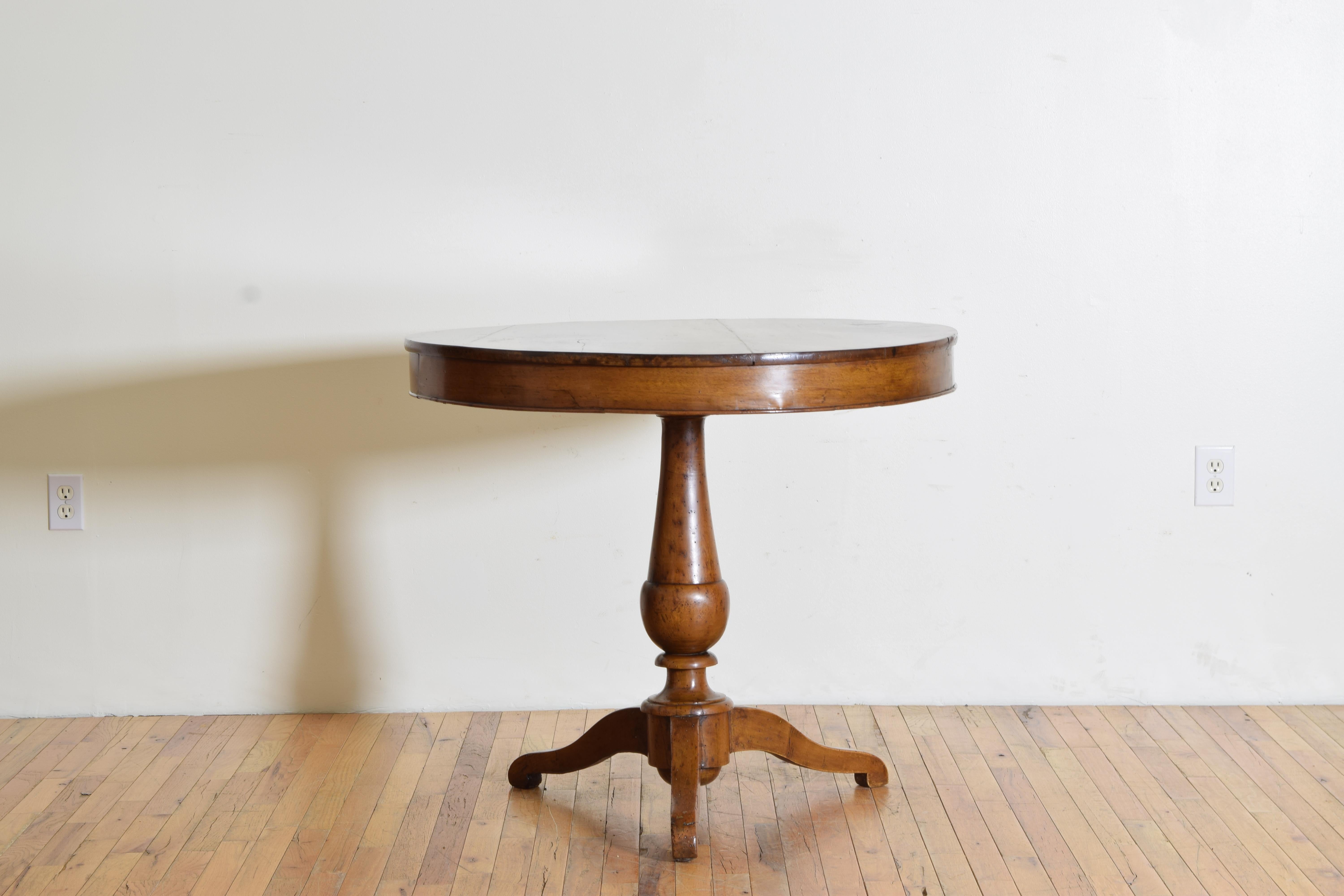 Italian, Tuscan, Neoclassical Period Walnut 2-Drawer Center Table In Good Condition For Sale In Atlanta, GA