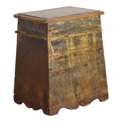 Italie, Toscane, tabouret de travail/table d'appoint peint d'époque baroque, milieu du XVIIe siècle.
