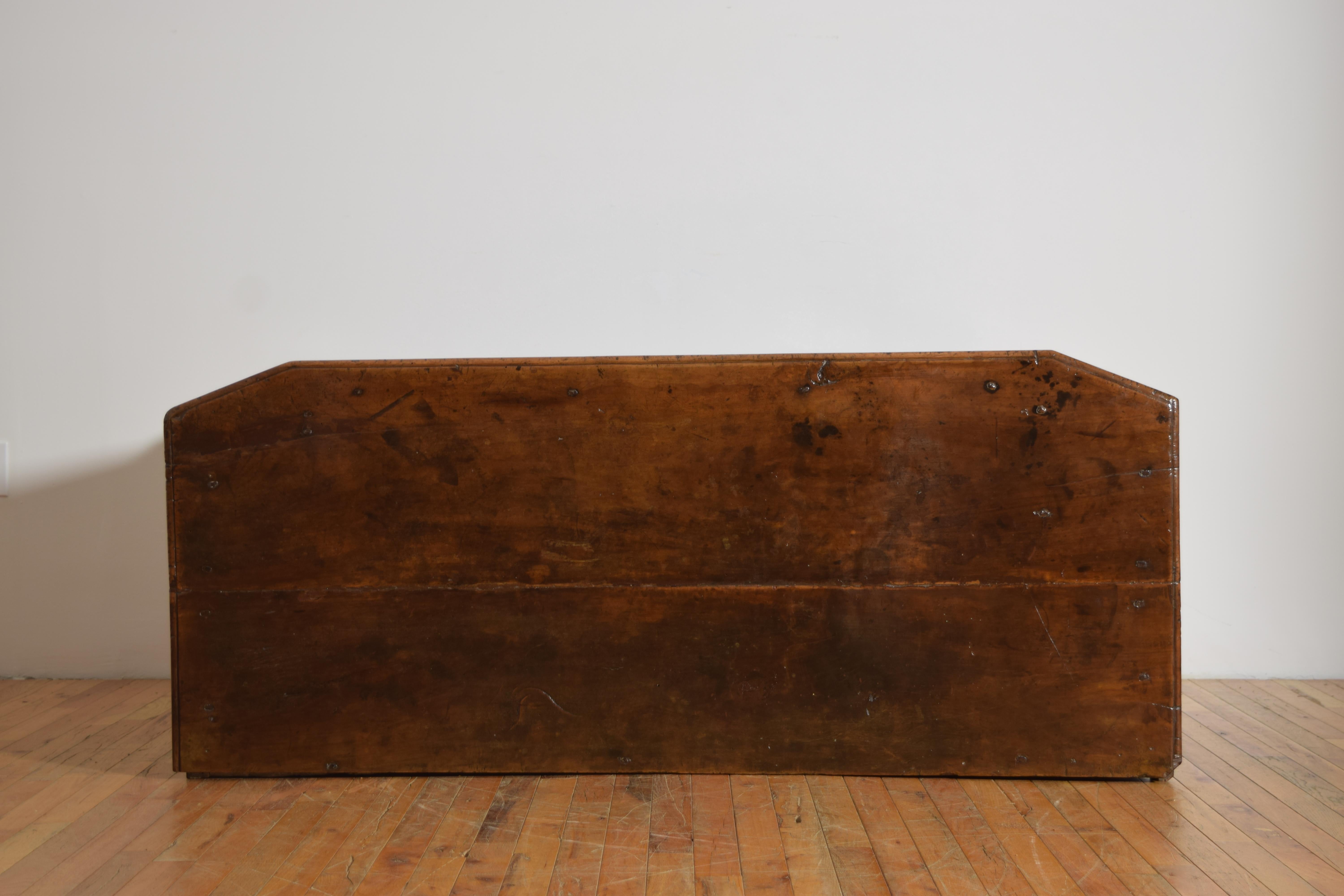 Italian, Tuscany, Baroque Period Walnut 12-Drawer Scantonata Commode, 17th cen 7
