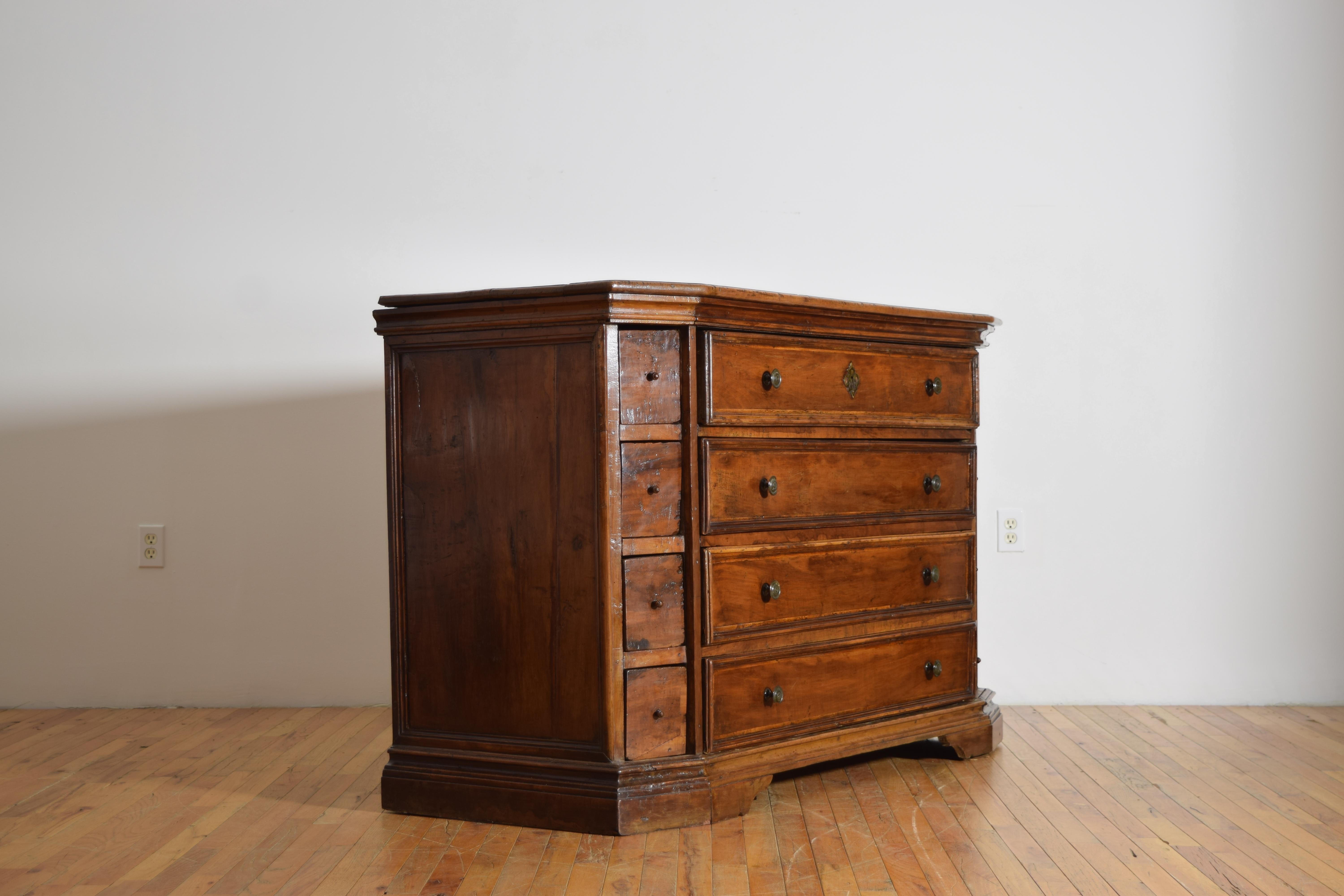 17th Century Italian, Tuscany, Baroque Period Walnut 12-Drawer Scantonata Commode, 17th cen