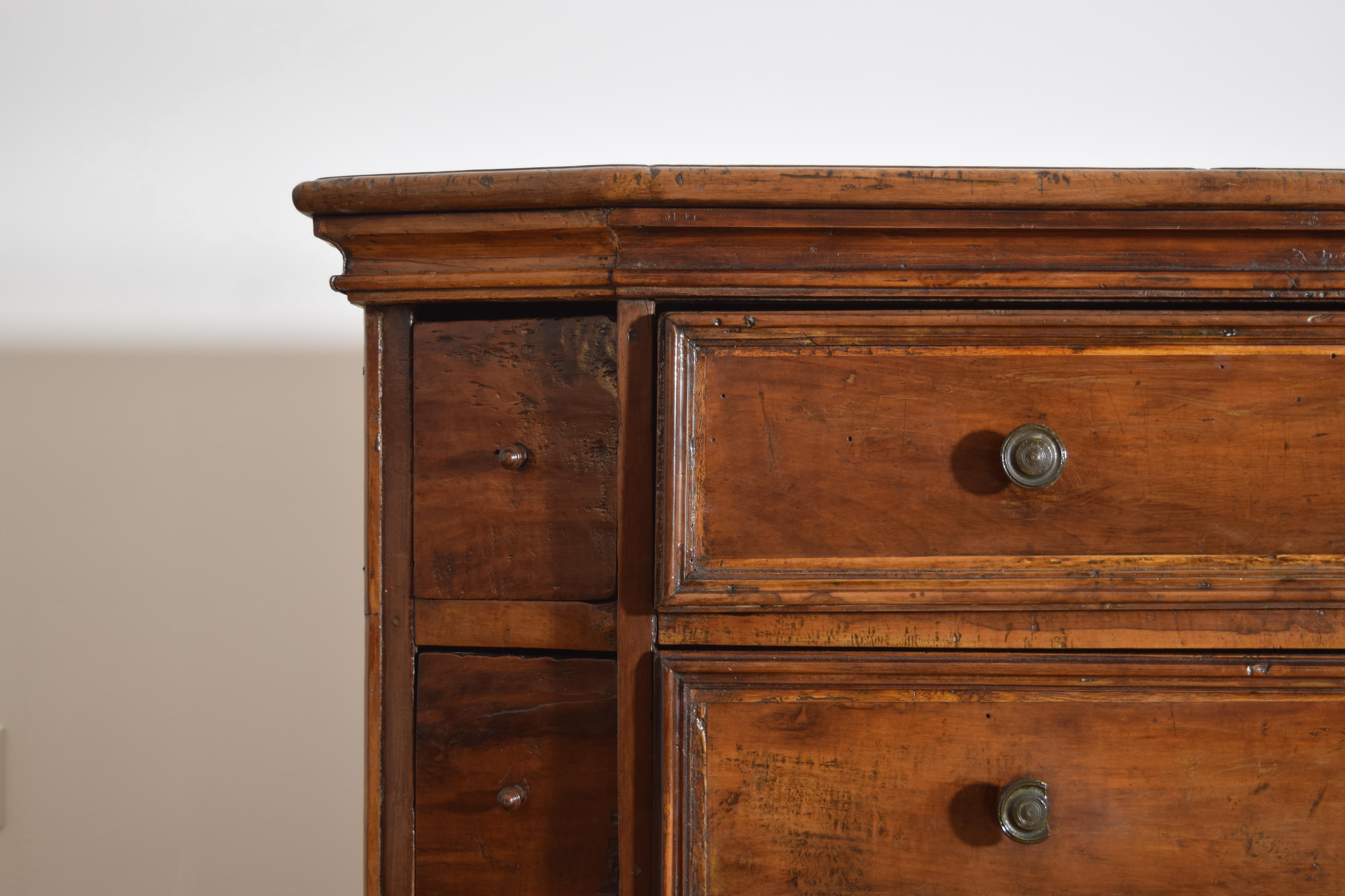 Italian, Tuscany, Baroque Period Walnut 12-Drawer Scantonata Commode, 17th cen 4