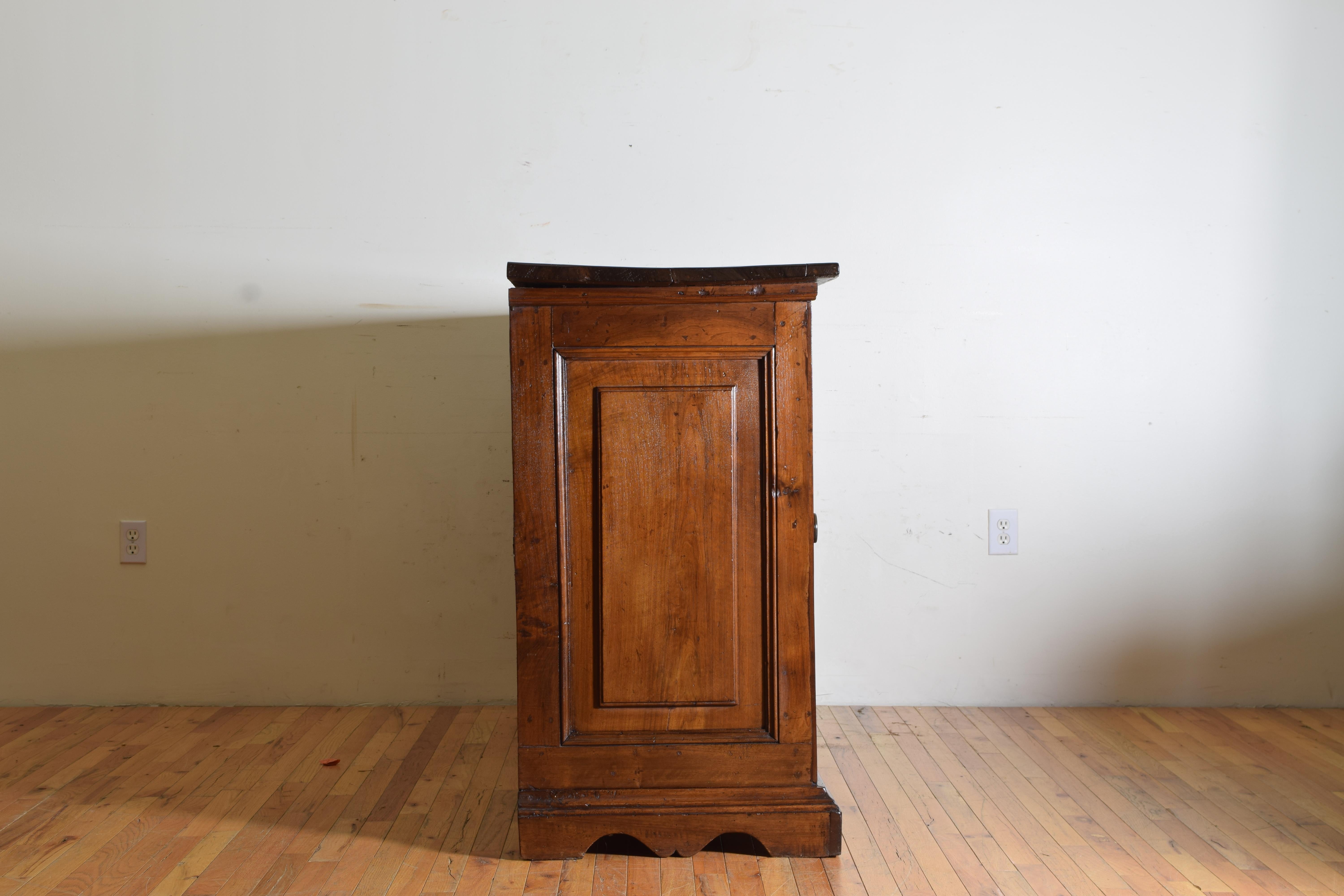 Italian, Tuscany, Baroque Walnut 2-Door Credenza, 17th Century and Later 1