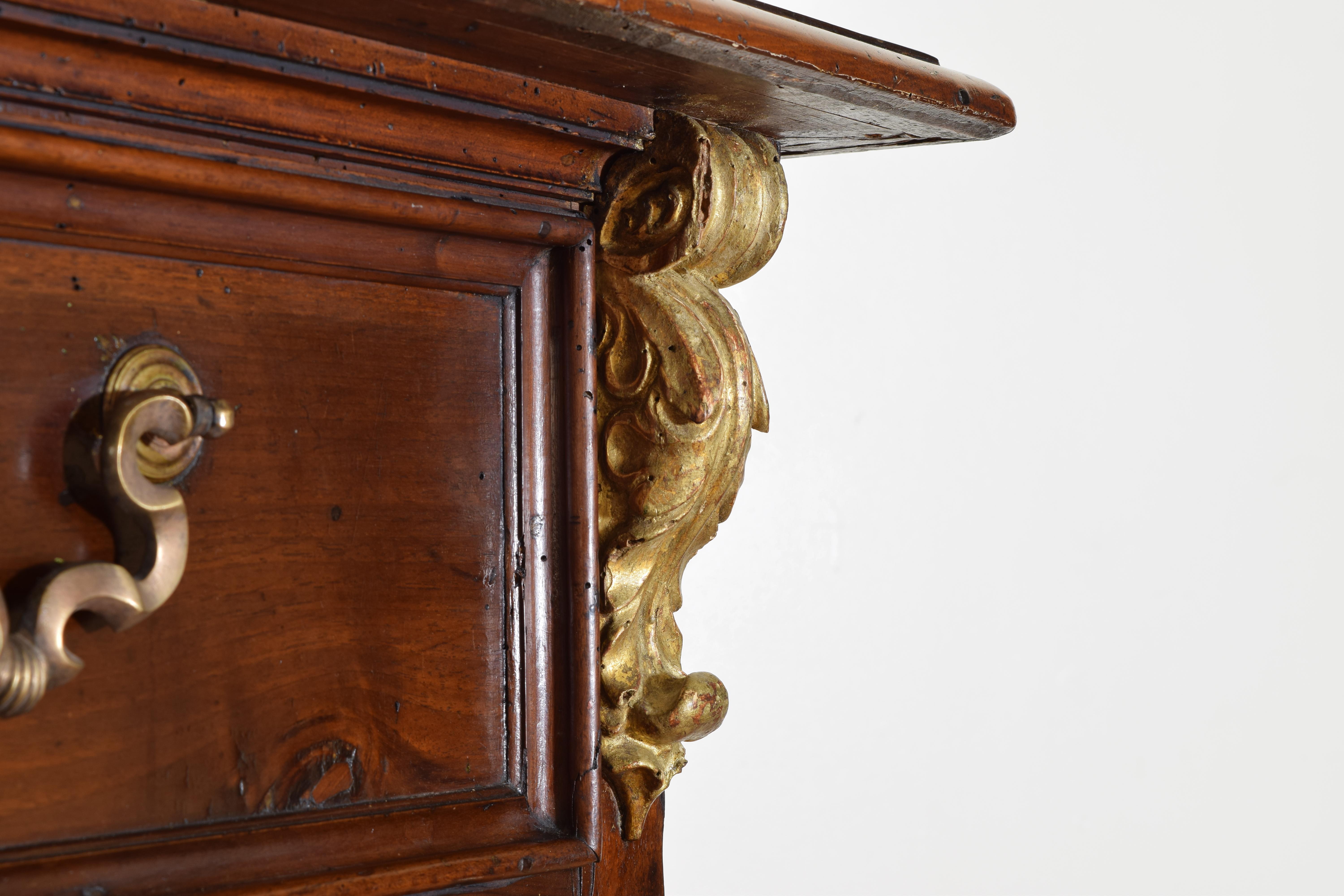 Italian, Tuscany, Baroque Walnut and Giltwood 4-Drawer Commode, ca. 1700 For Sale 3