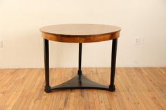 Italie, Toscane, table centrale en noyer et ébonite d'époque Empire, vers 1800