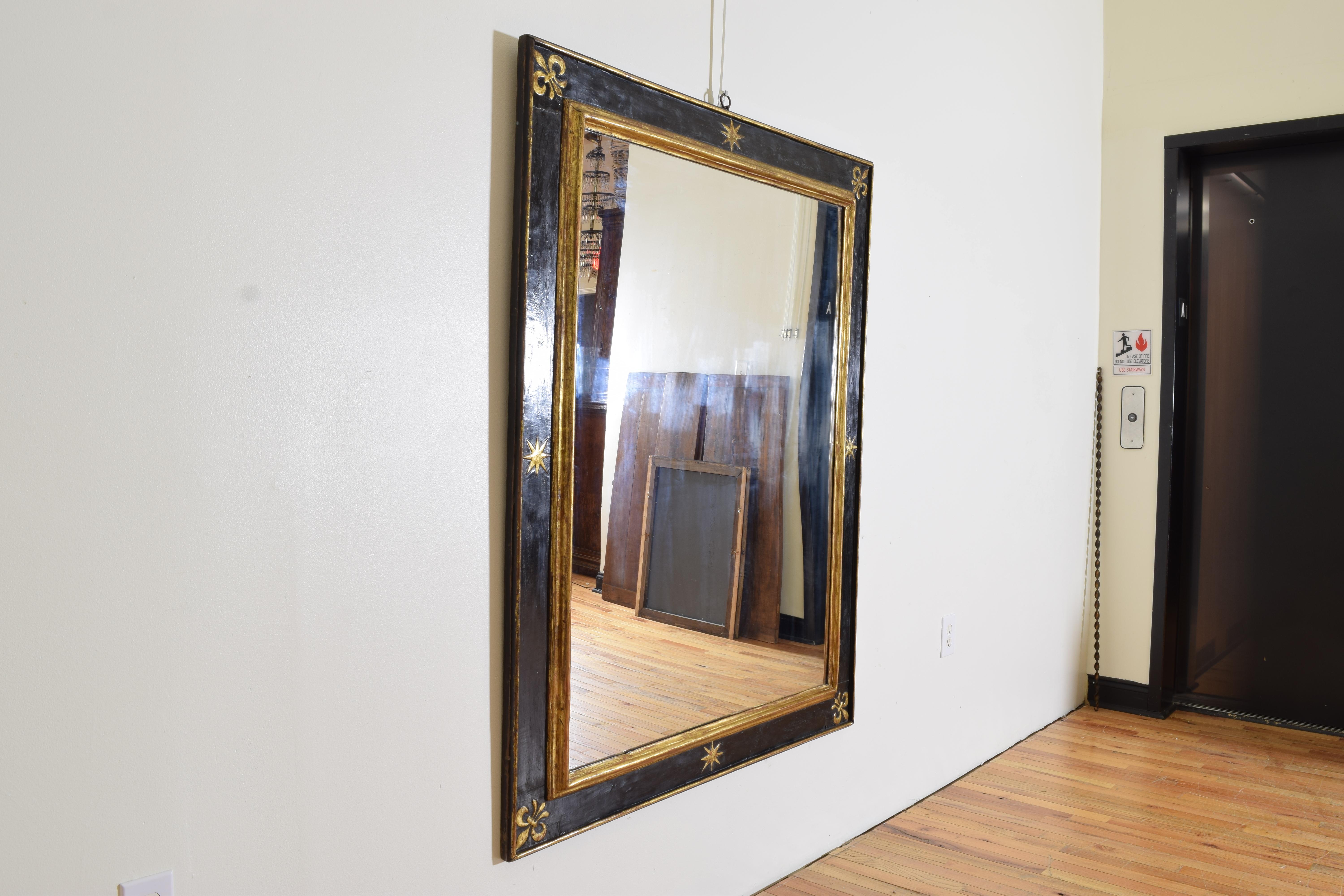 Italian, Tuscany, Late Baroque Giltwood and Ebonized Star Mirror, Late 17th C In Good Condition For Sale In Atlanta, GA