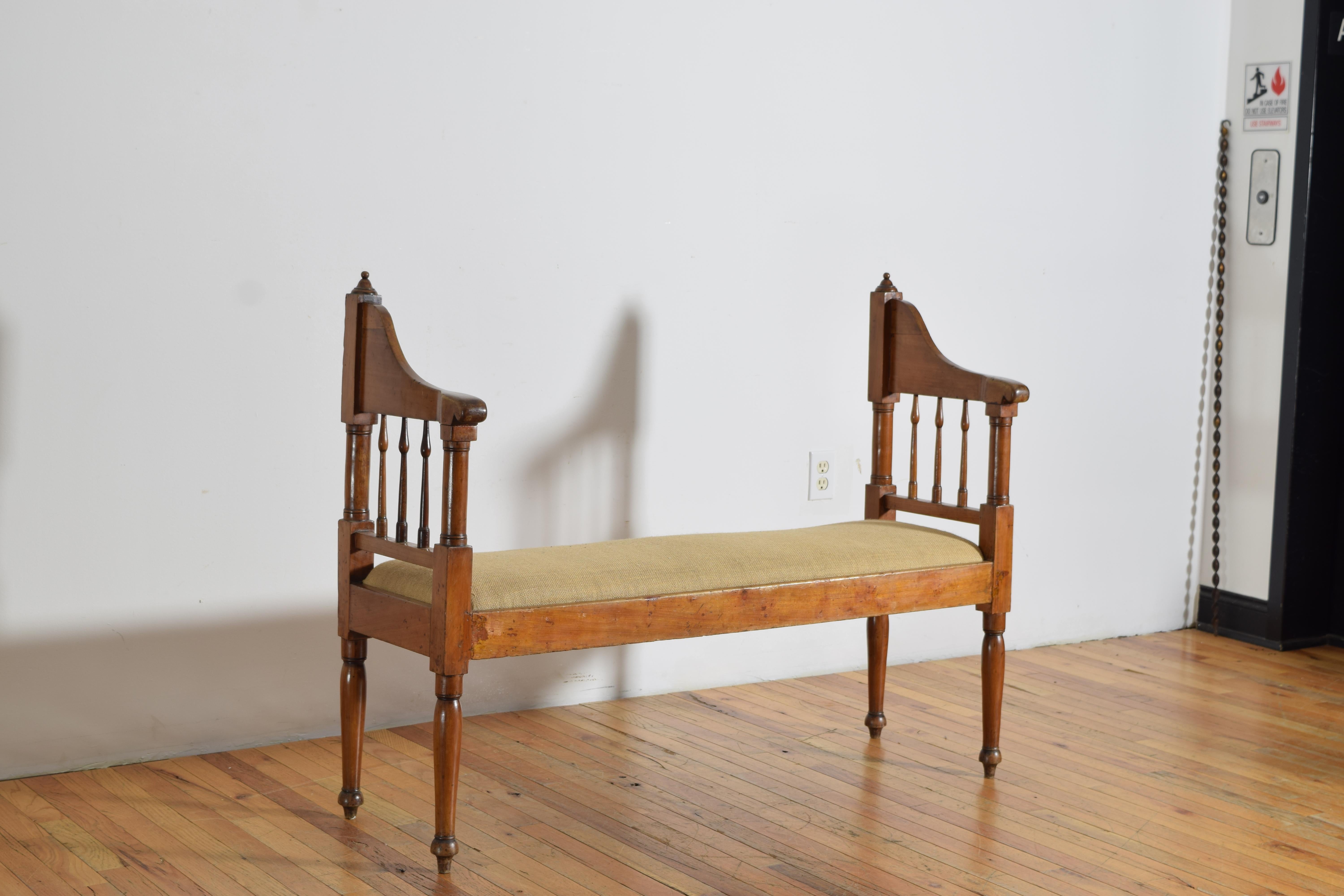 Italian, Tuscany, Late Neoclassical Walnut & Upholstered Bench, ca. 1830 In Good Condition For Sale In Atlanta, GA