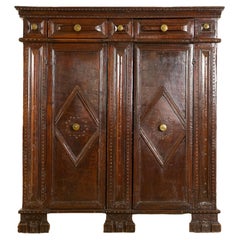 Italiano, Toscana, Credenza/armario alto de 2 puertas de nogal del Renacimiento tardío, ca. 1600