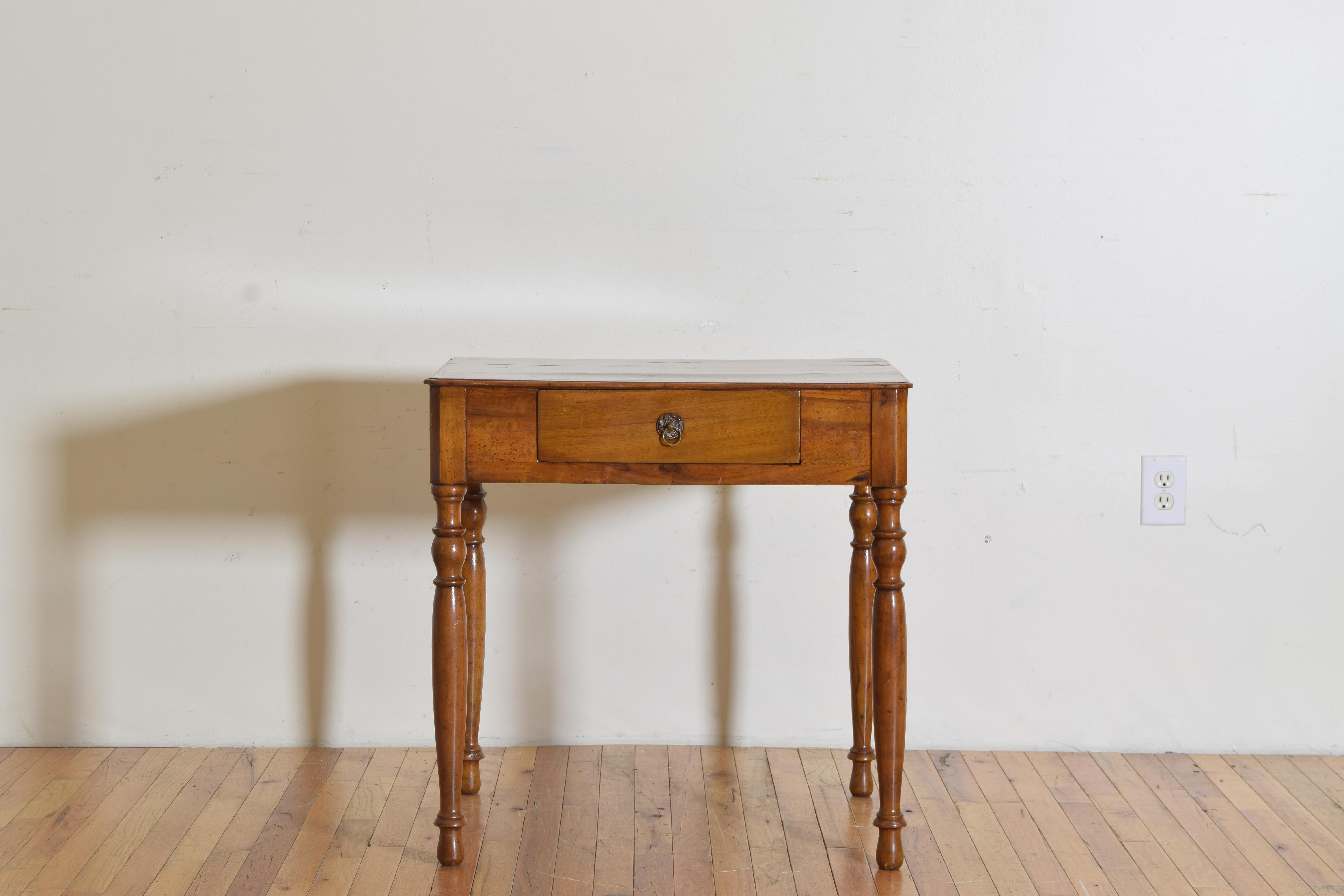 Louis Philippe Italian, Tuscany, Light Walnut 1-Drawer Side Table, 2nd quarter 19th century