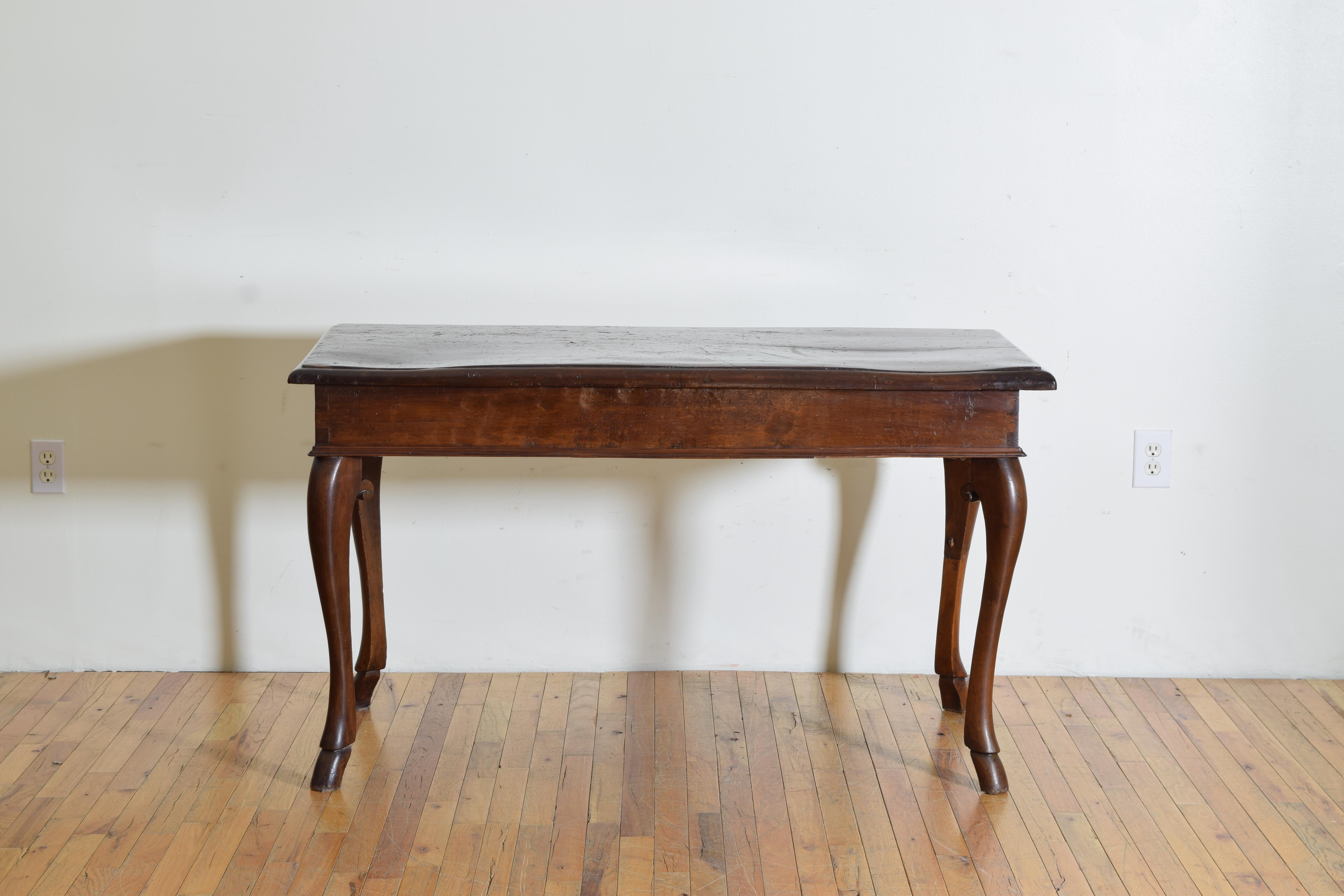 Italian, Tuscany, Louis XIV Period Walnut Center or Console Table, ca. 1725 In Good Condition For Sale In Atlanta, GA