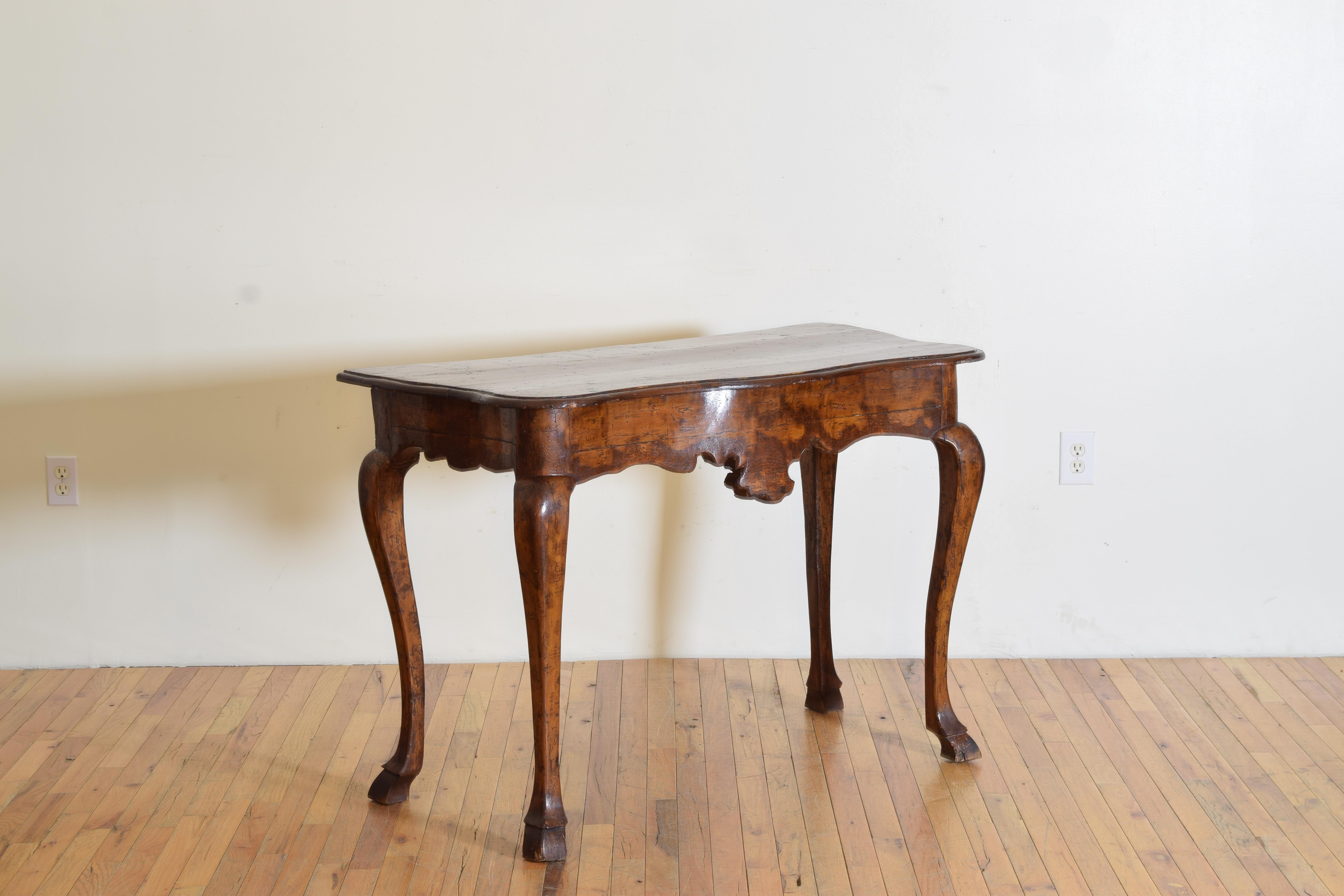 Italian, Tuscan, Louis XIV Shaped Walnut & Fir Wood Console Table, mid 18th c In Good Condition For Sale In Atlanta, GA