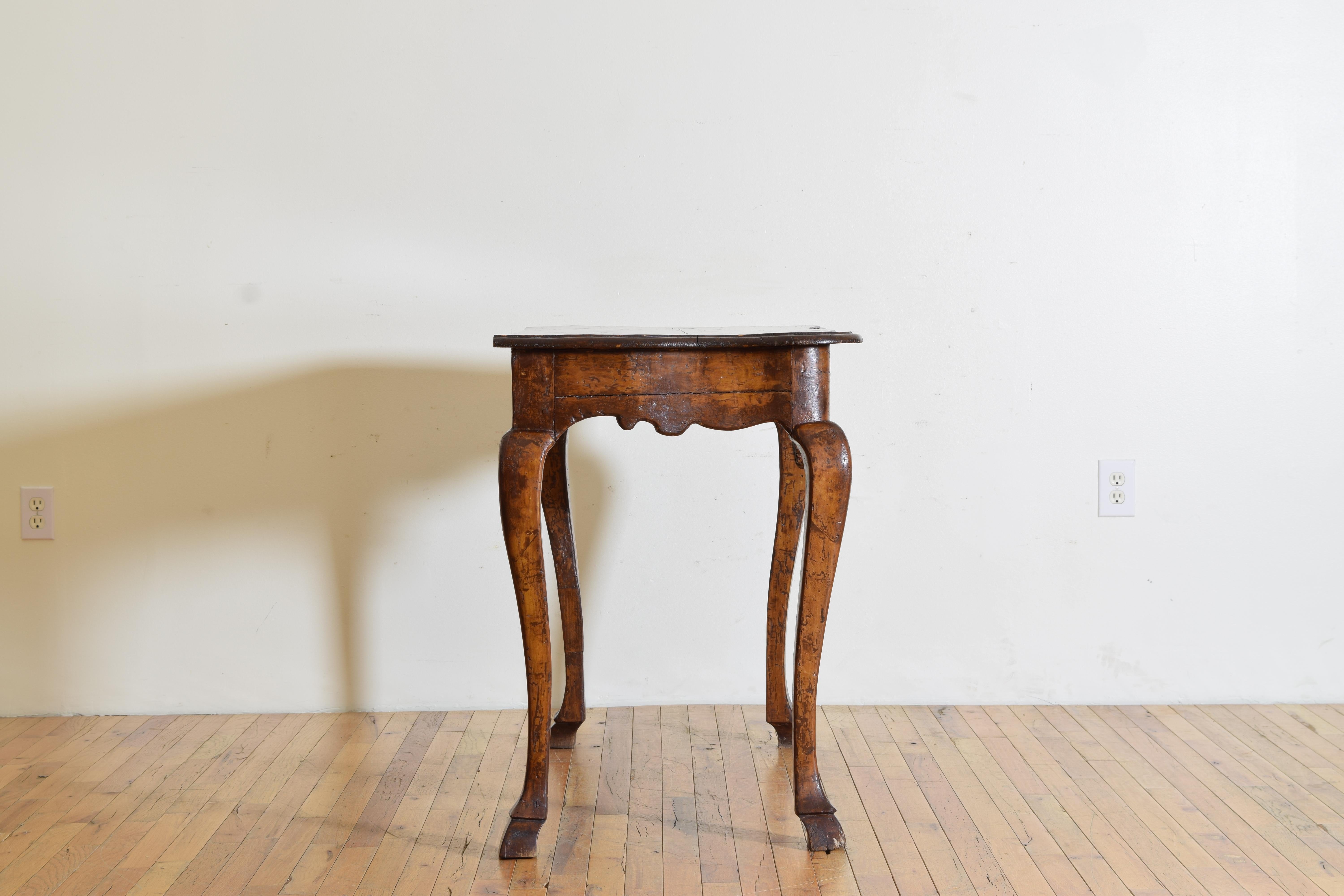 Mid-18th Century Italian, Tuscan, Louis XIV Shaped Walnut & Fir Wood Console Table, mid 18th c For Sale