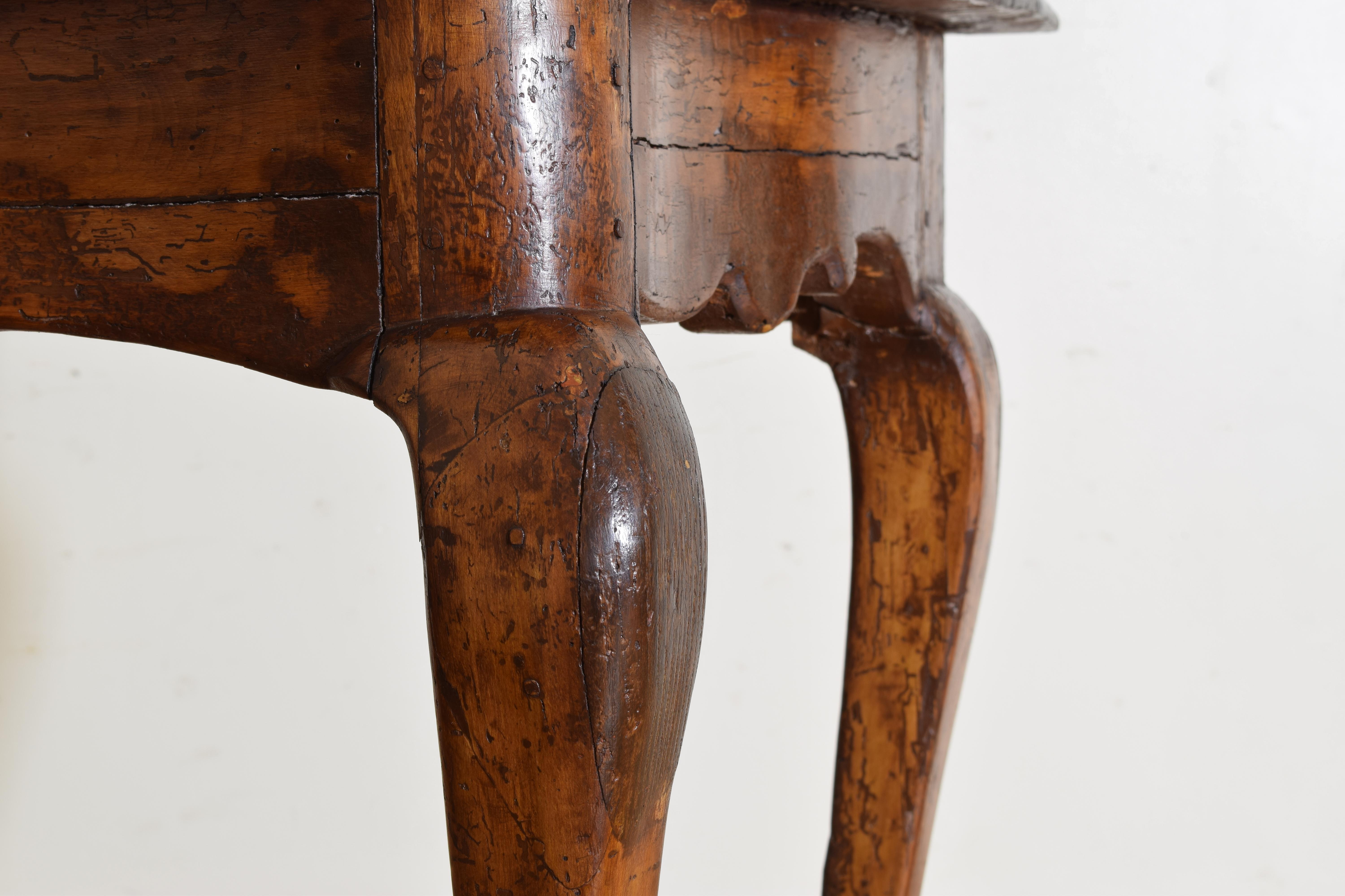 Italian, Tuscan, Louis XIV Shaped Walnut & Fir Wood Console Table, mid 18th c For Sale 3