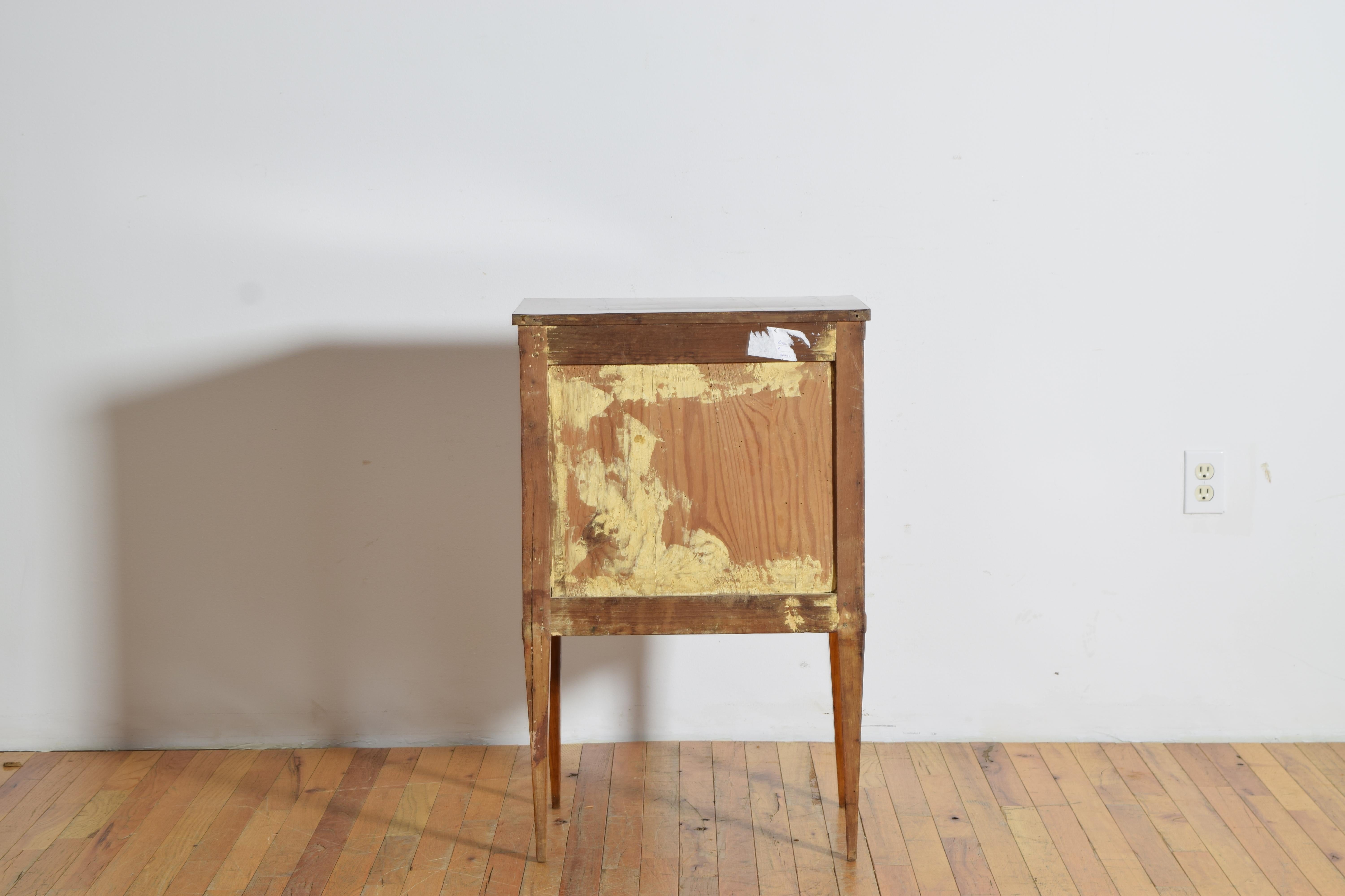 Early 19th Century Italian, Tuscany, Neoclassic Light Walnut 2-Drawer Bedside Commode, ca. 1800 For Sale