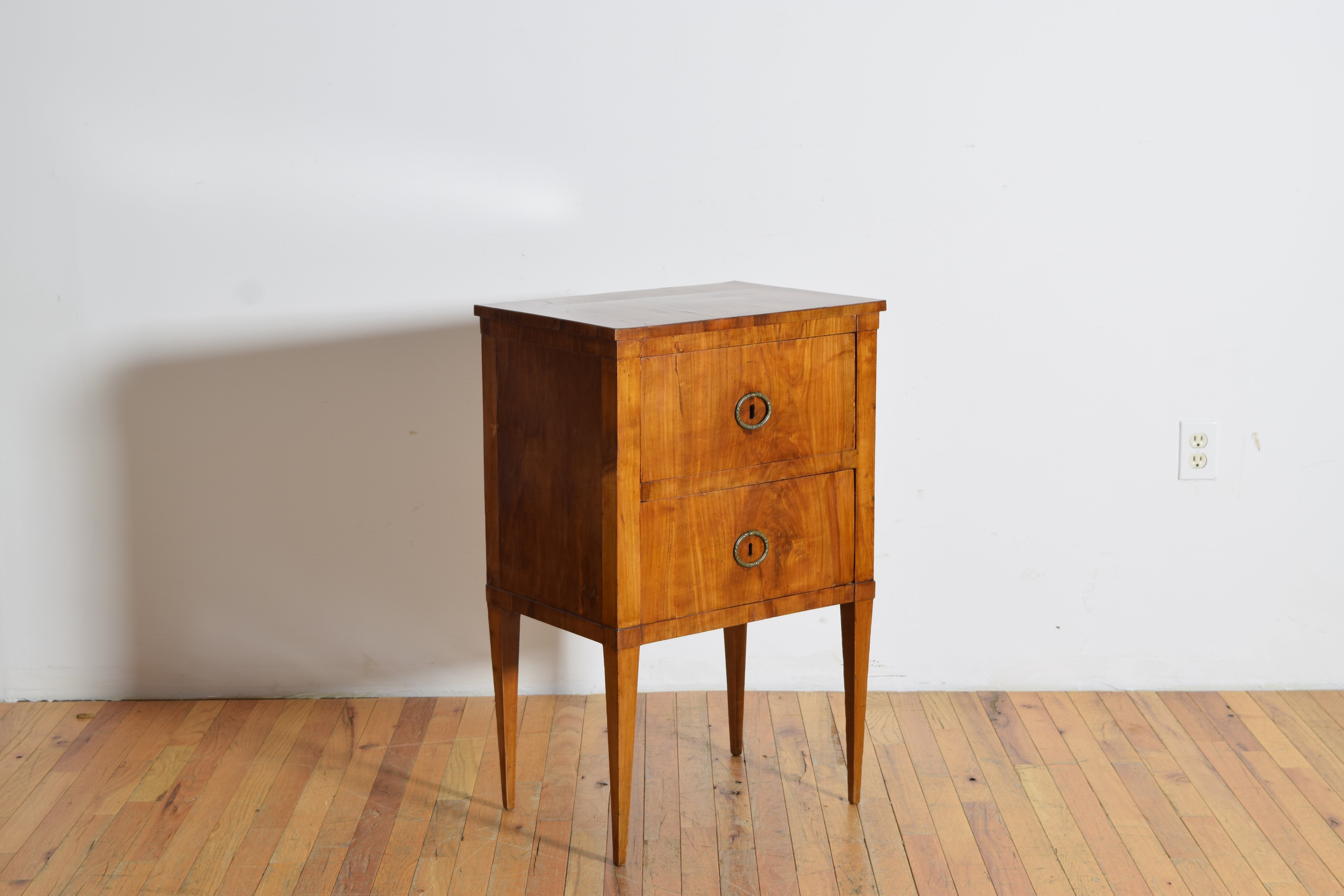 Italian, Tuscany, Neoclassic Light Walnut 2-Drawer Bedside Commode, ca. 1800