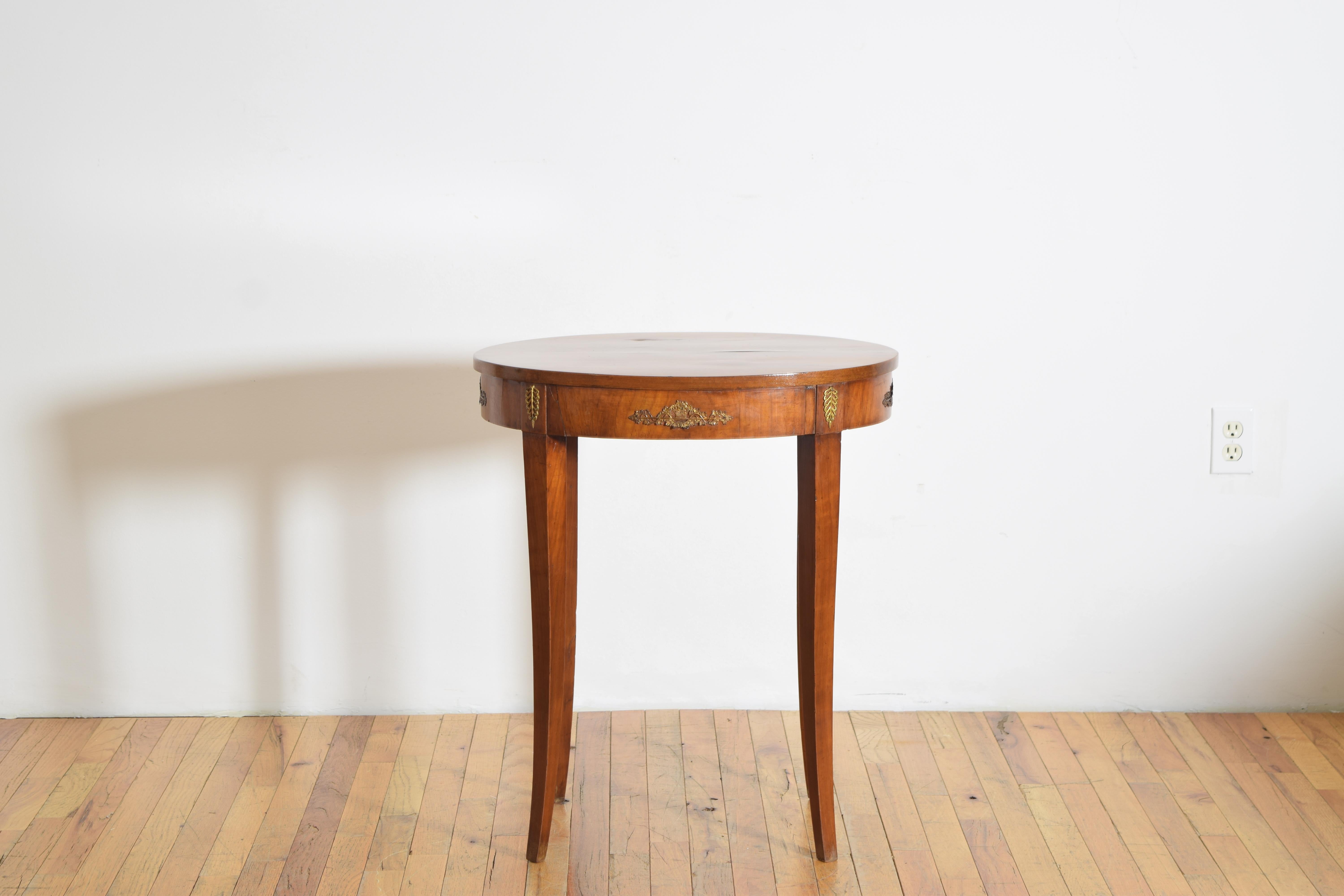 Neoclassical Italian, Tuscany, Neoclassic Period Walnut & Brass Mounted Oval Table, ca. 1835 For Sale