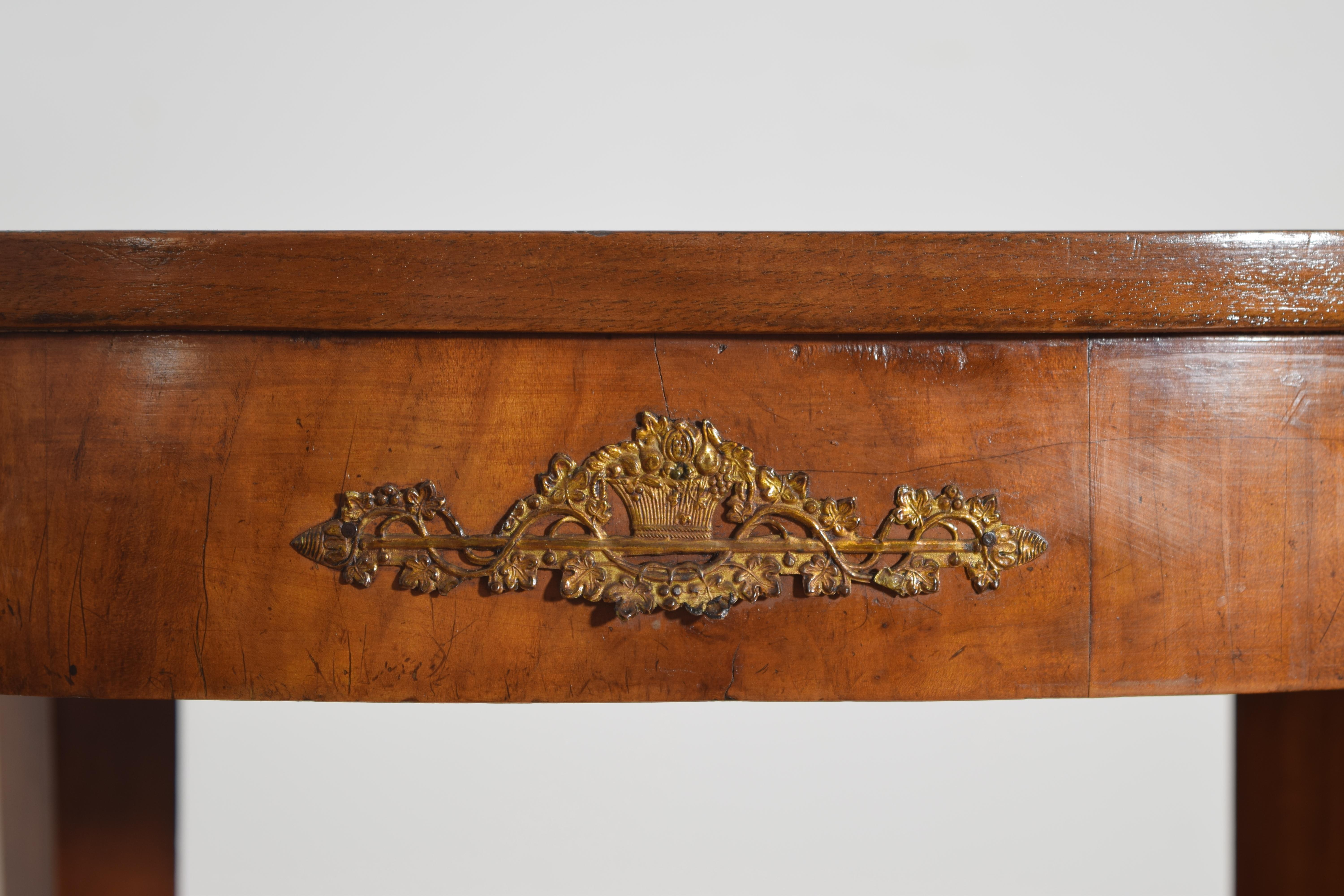 Mid-19th Century Italian, Tuscany, Neoclassic Period Walnut & Brass Mounted Oval Table, ca. 1835 For Sale