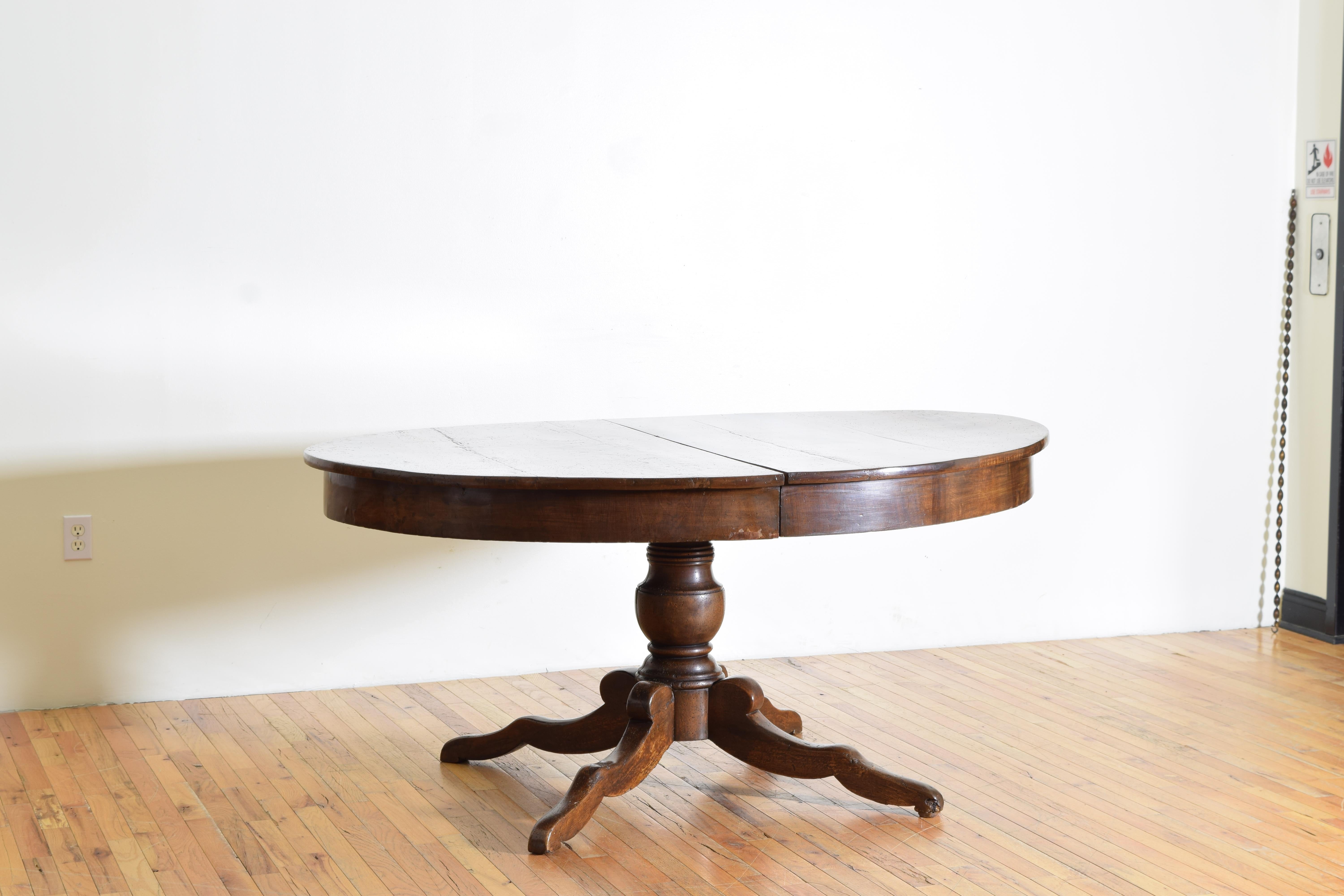 Neoclassical Italian, Tuscany, Neoclassic Solid Walnut Extension Dining Table, ca. 1840