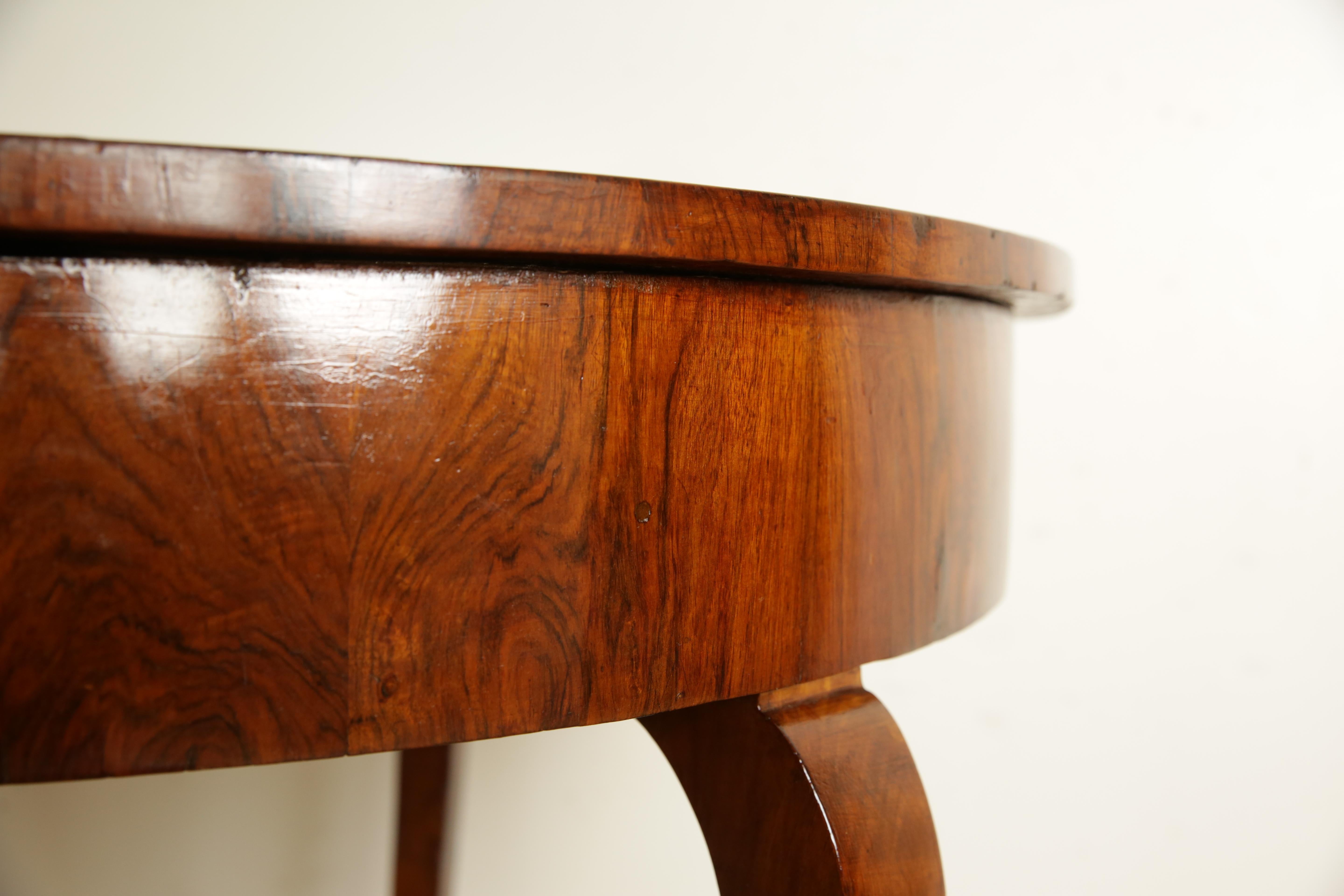 Italian, Tuscany, Neoclassic Walnut 1-Drawer Three Leg Center Table, 1stq 19thc For Sale 2