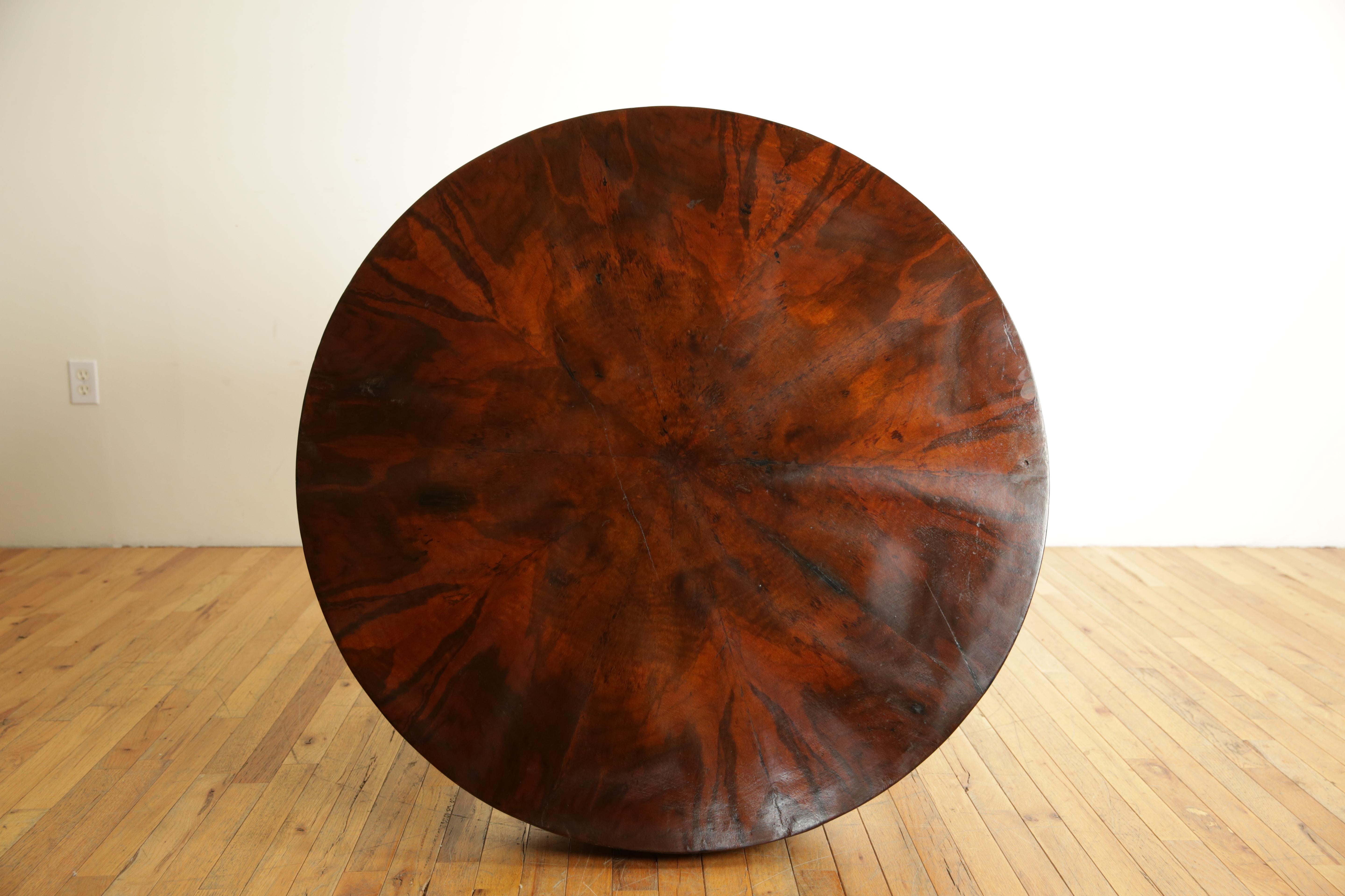 Italian, Tuscany, Neoclassic Walnut 1-Drawer Three Leg Center Table, 1stq 19thc For Sale 4