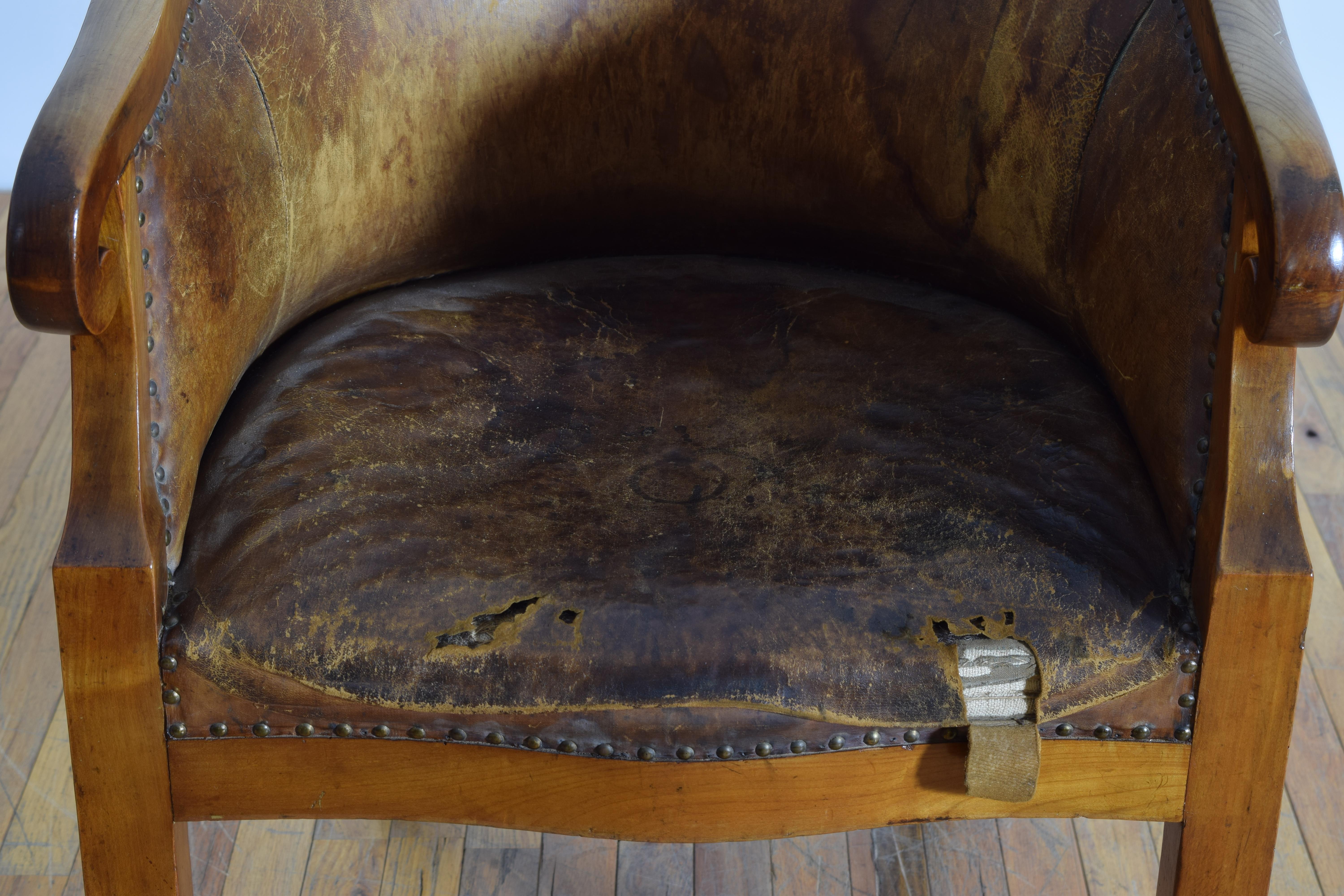 Noyer Italie, Toscane, chaise de bureau néoclassique en noyer, vers 1820-1830 en vente