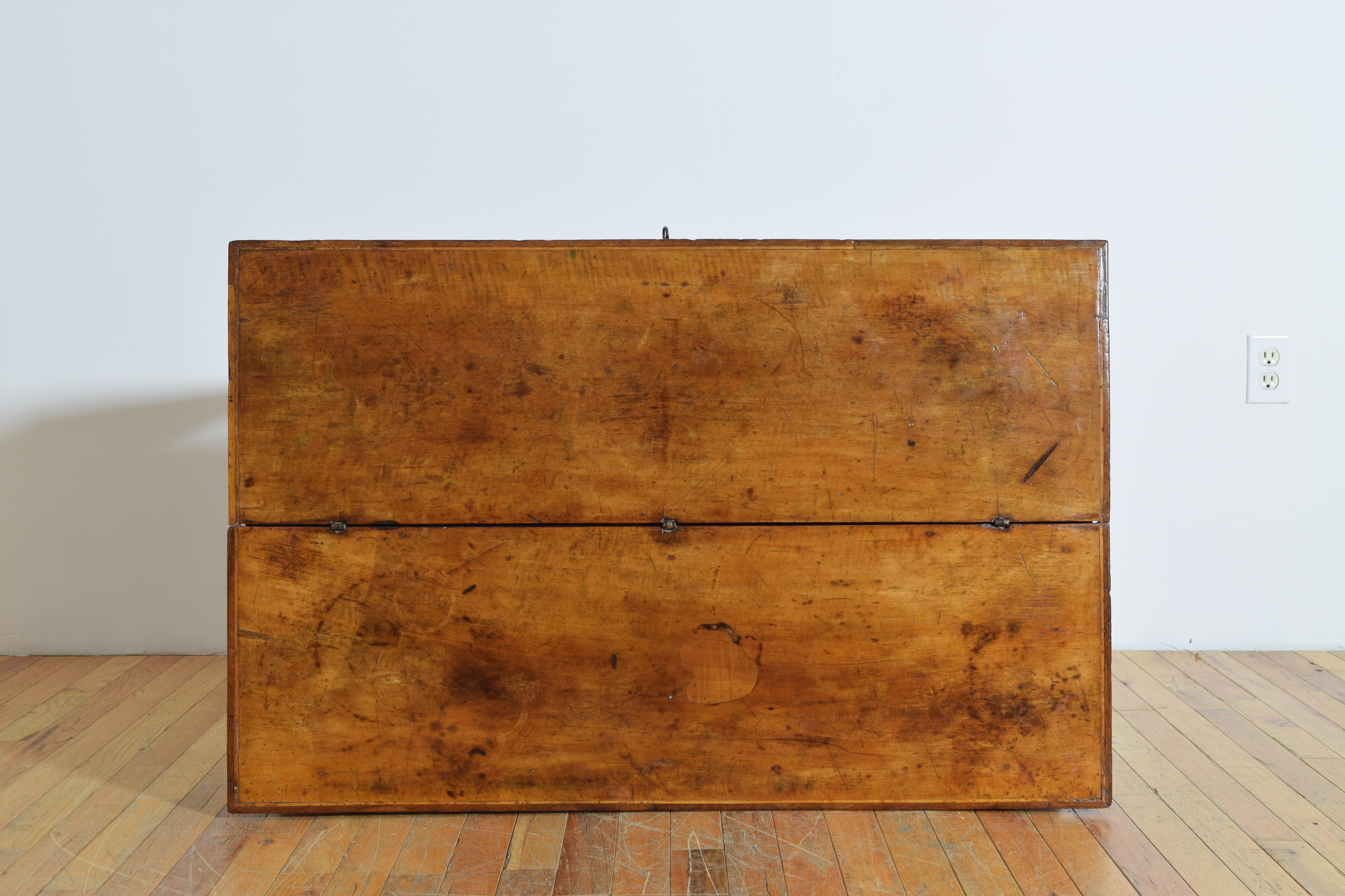 Italiano, Toscana, Scrittoio neoclassico in noce metamorfico, 1780 ca. in vendita 7