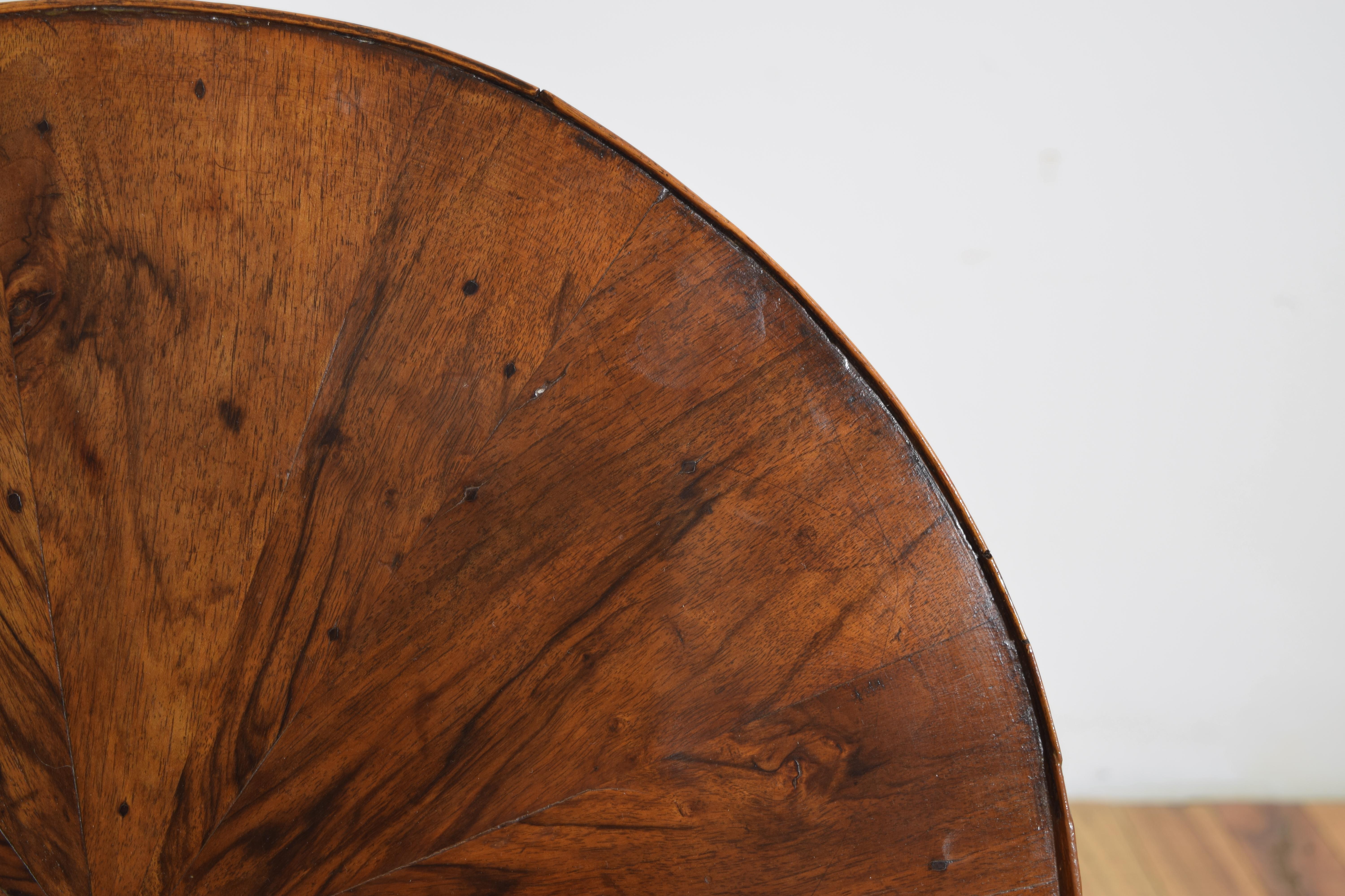 Italian, Tuscany, Neoclassic Walnut & Veneer 1-Drawer Side Table, ca. 1830 For Sale 6