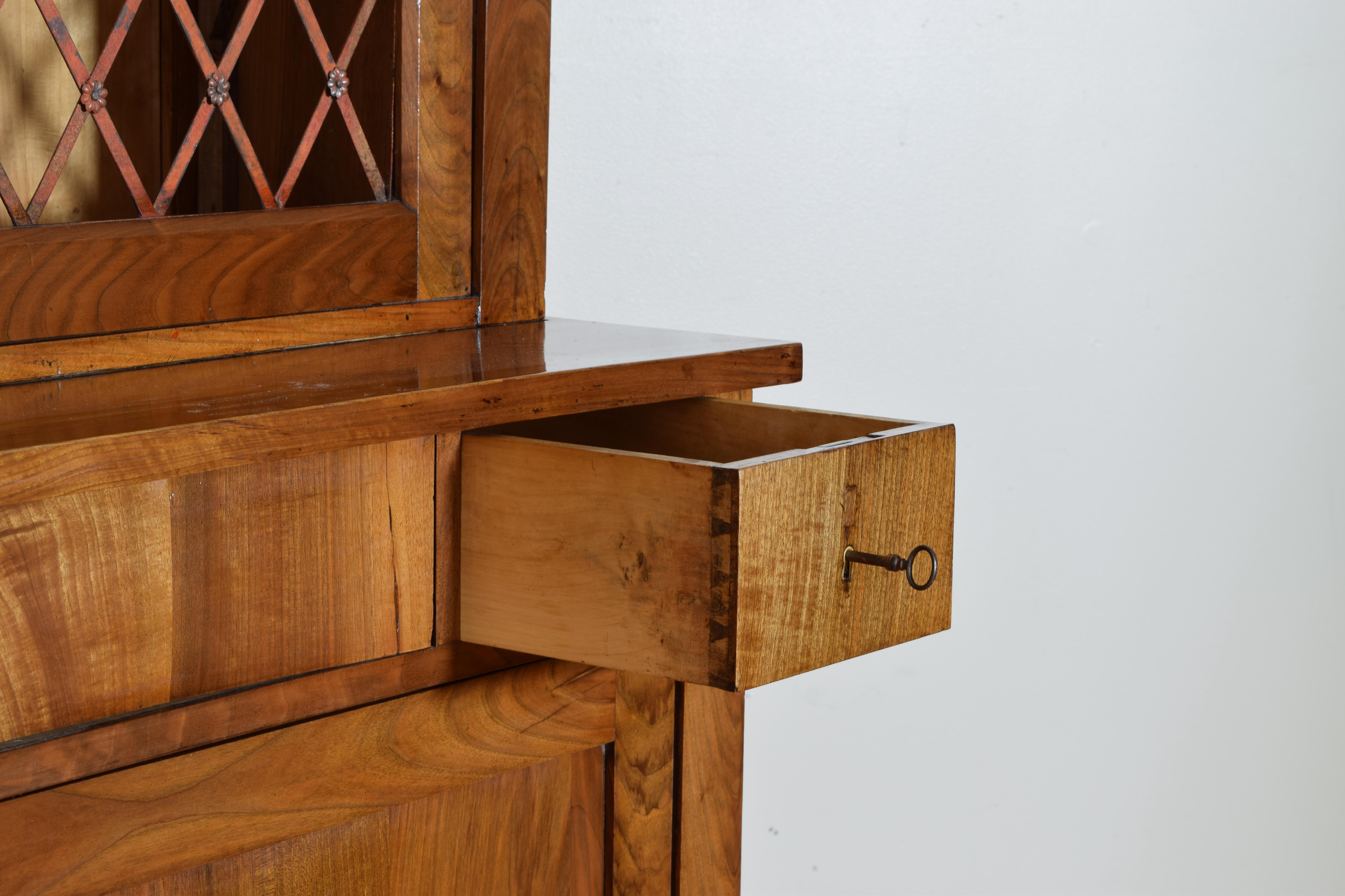 Italian, Tuscany, Neoclassical Period Walnut 2-Piece Bookcase Cabinet 2ndq 19thc 4