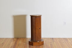 Italien, Toskana, Neoklassischer 1-türiger Pedestal-Schrank aus Nussbaum, 2.