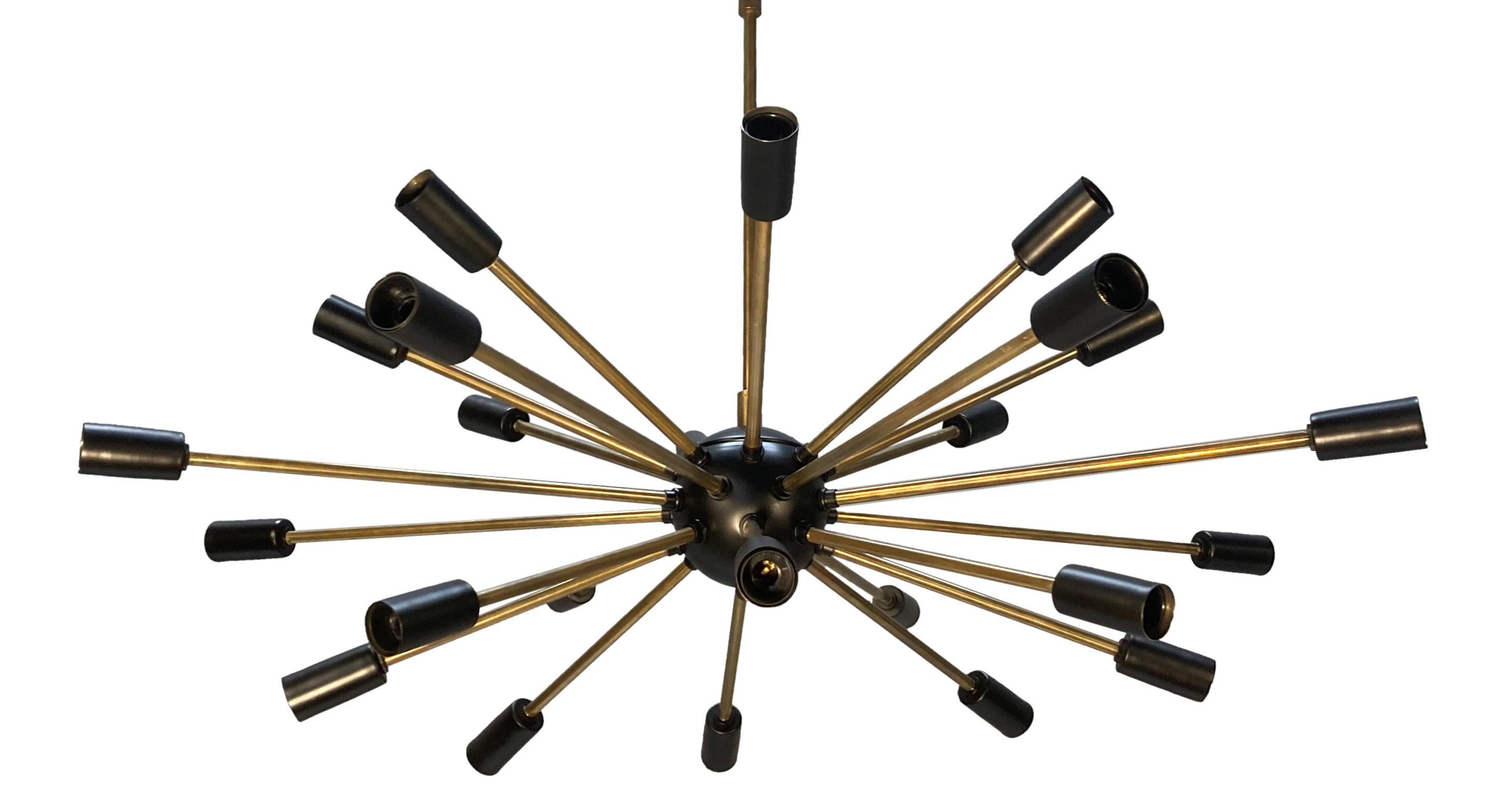 Italian Twenty Four Light Sputnik Chandelier In Good Condition For Sale In Kent, Dover