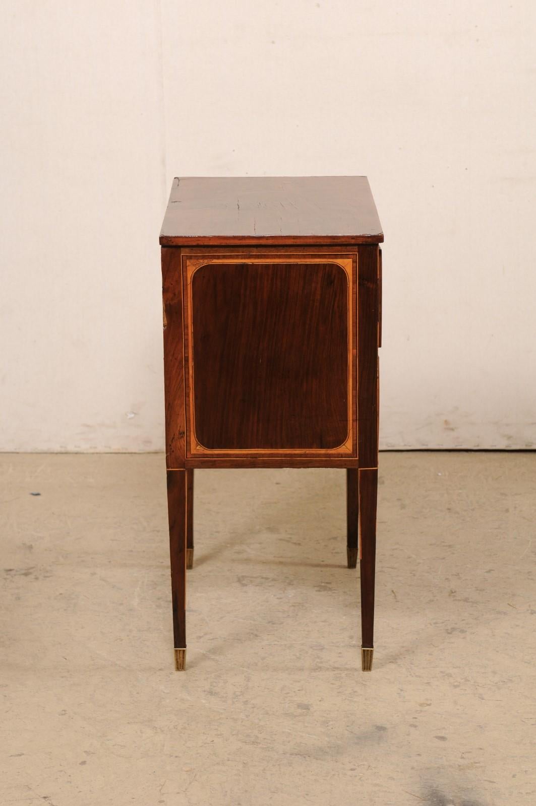 Cassapanca italiana a due cassetti in legno con elegante fascia a intarsio, XIX secolo in vendita 7
