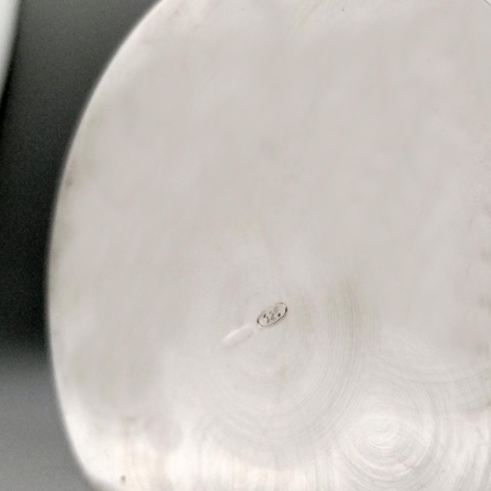 Tasse italienne à deux anses en argent massif avec intérieur en or en vente 5