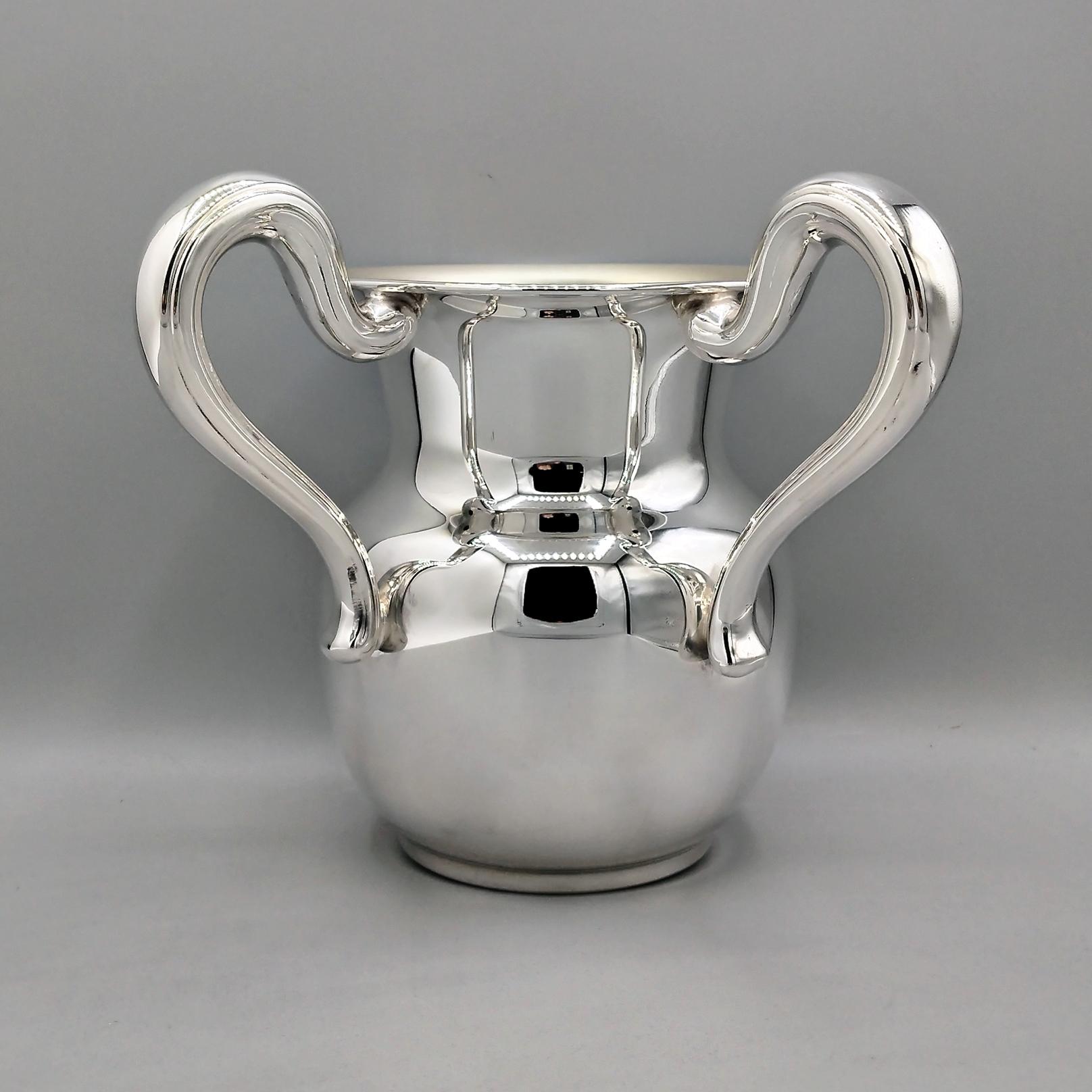 Tasse italienne à deux anses en argent massif avec intérieur en or Excellent état - En vente à VALENZA, IT