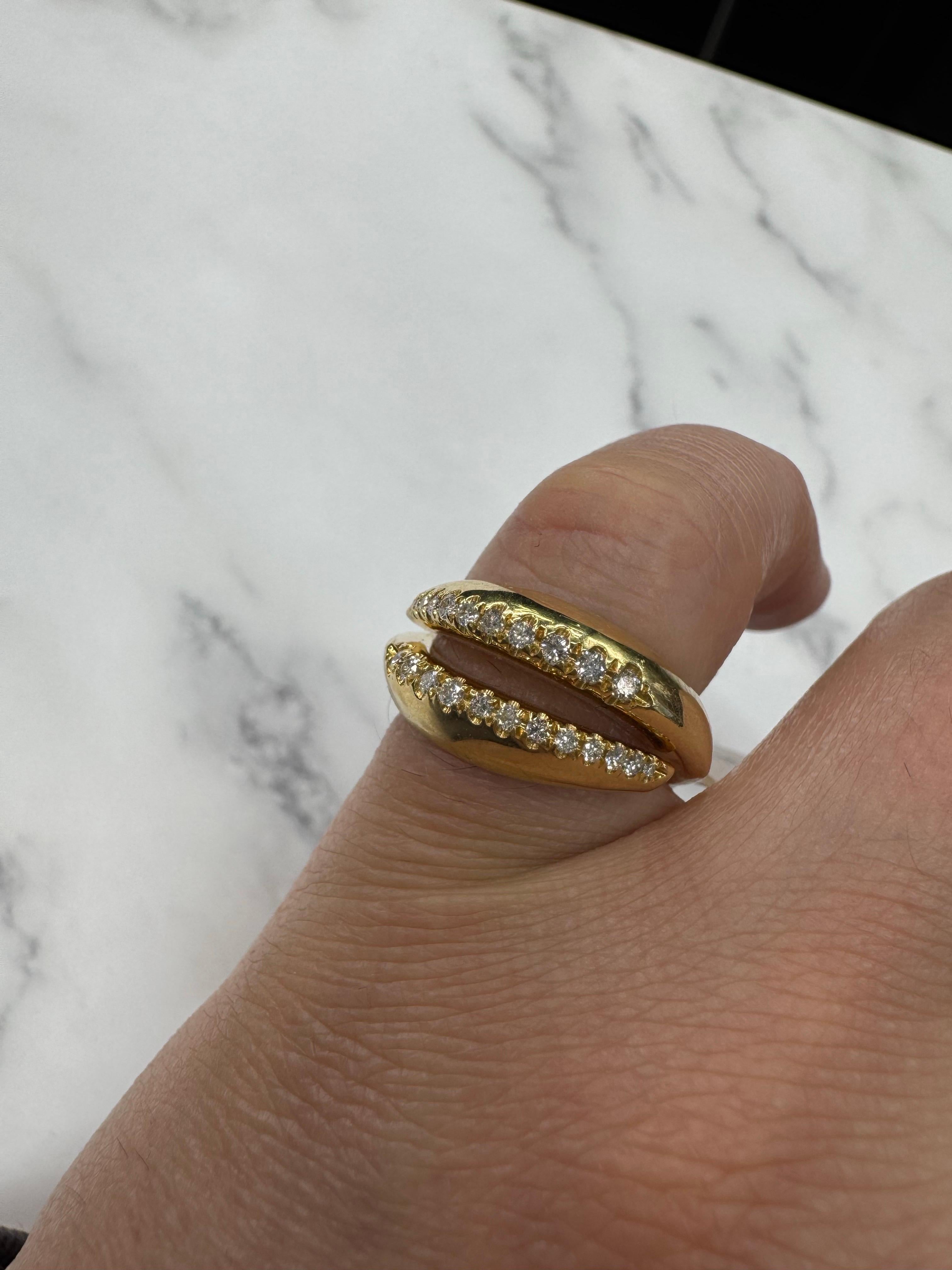 Donna Italian Two Row Diamond Band Ring 0.29 Carats G VS2 18 Karat Yellow Gold in vendita