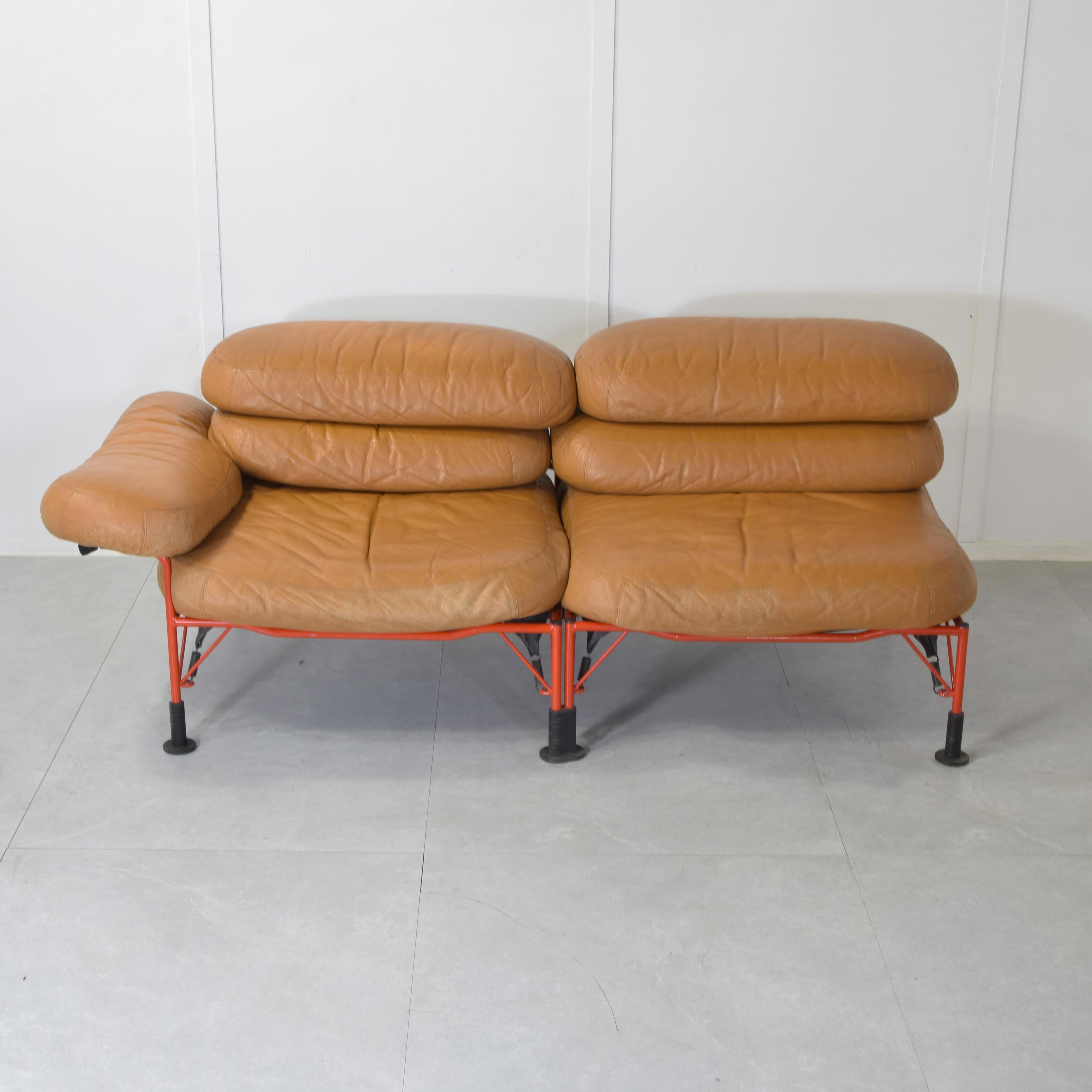 Canapé deux places en cuir italien des années 1970. en vente 2