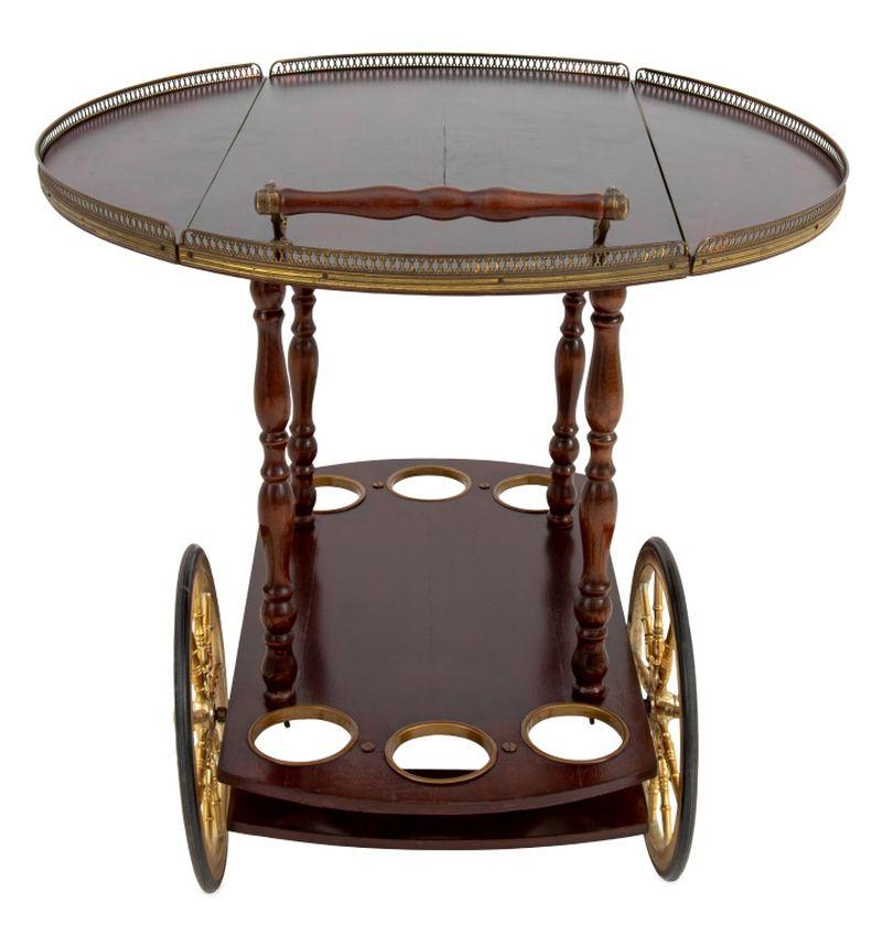 Chariot de bar italien à deux niveaux en acajou et laiton Bon état - En vente à Astoria, NY