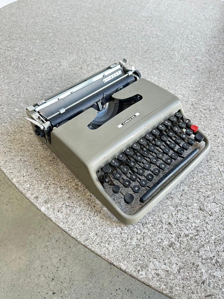 Italienische Schreibmaschine von Marcello Nizzoli für Olivetti, 1950er Jahre (Mitte des 20. Jahrhunderts) im Angebot