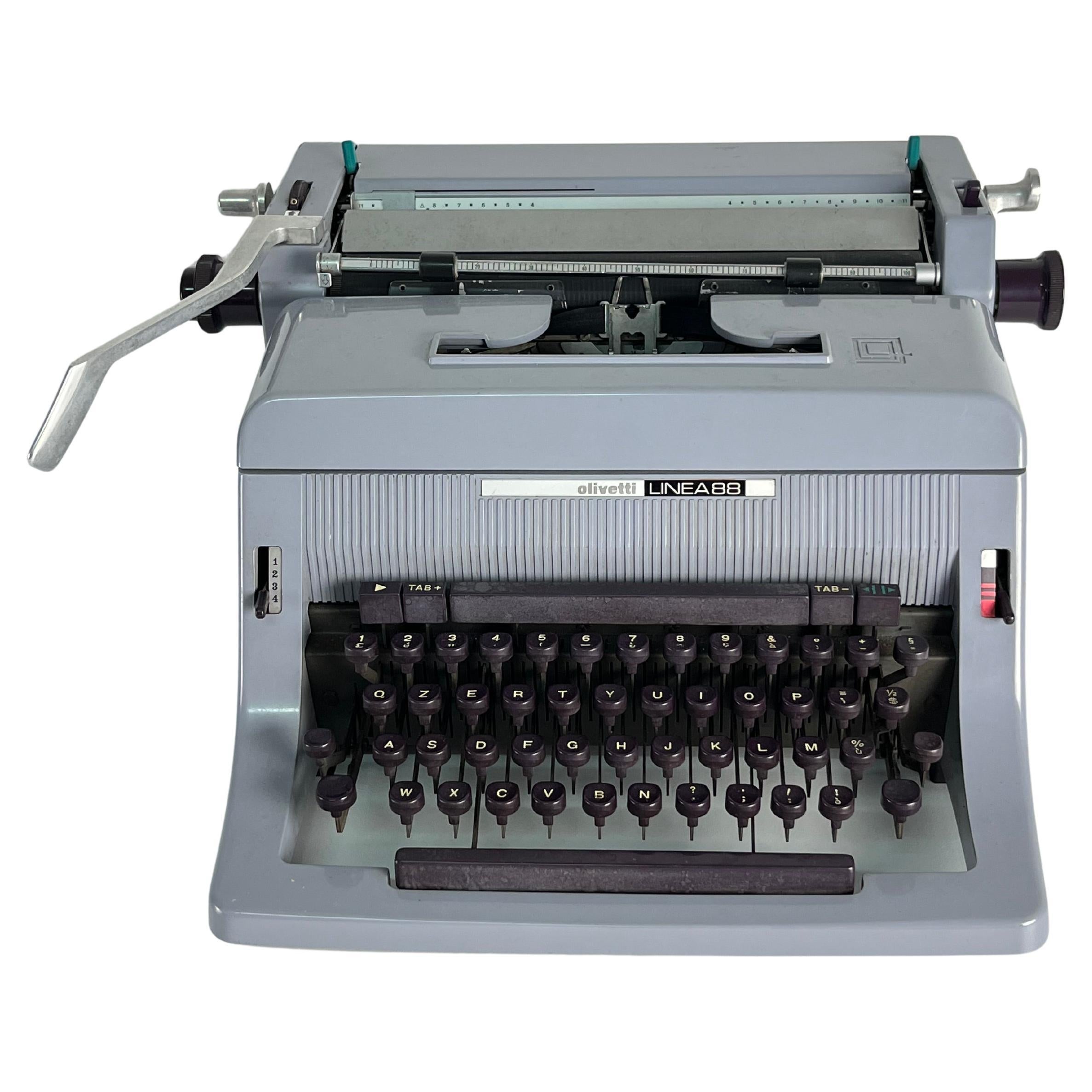 Italienische Schreibmaschine „Olivetti Linea 88“, Design Ettore Sottsass, 1966