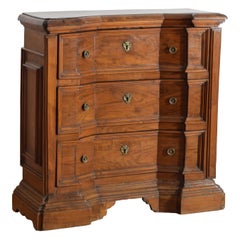 Italian, Umbria, Louis XIV Period Shaped Walnut Commode, 1st quarter 18th cen.