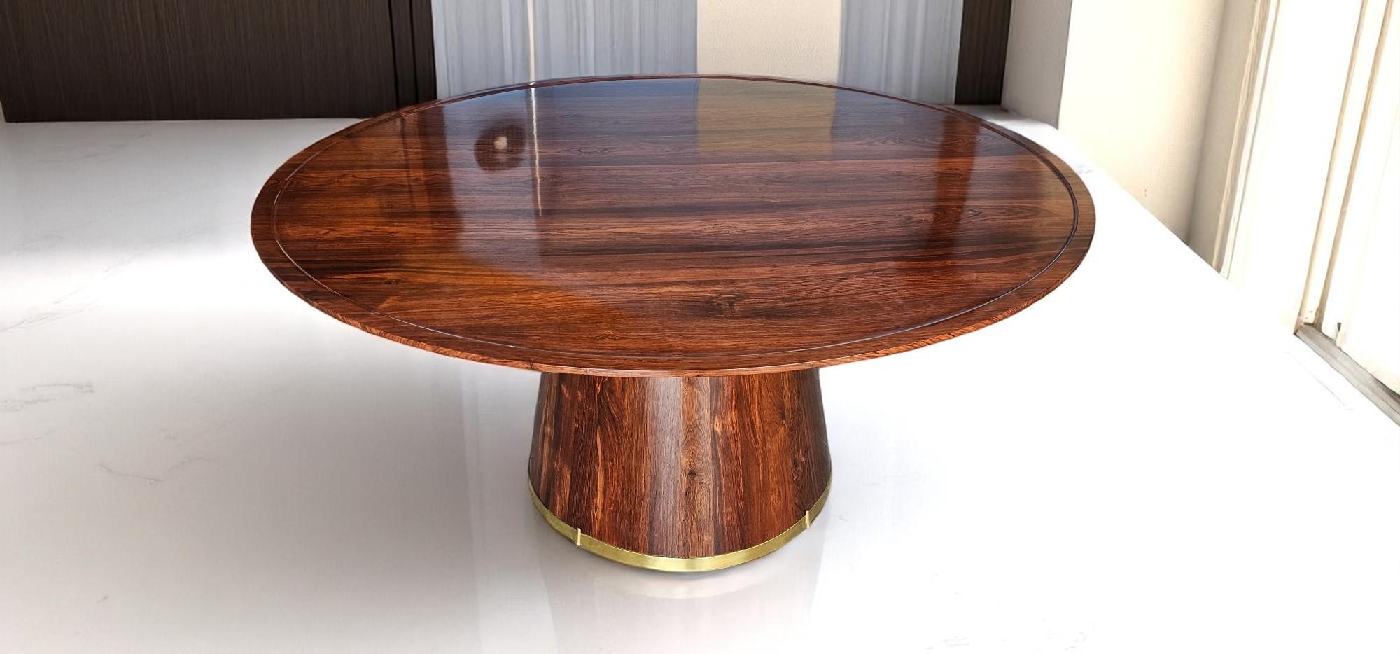 Italienisches Einzelstück eines handgefertigten Esstisches im Zustand „Neu“ im Angebot in Traversetolo, IT