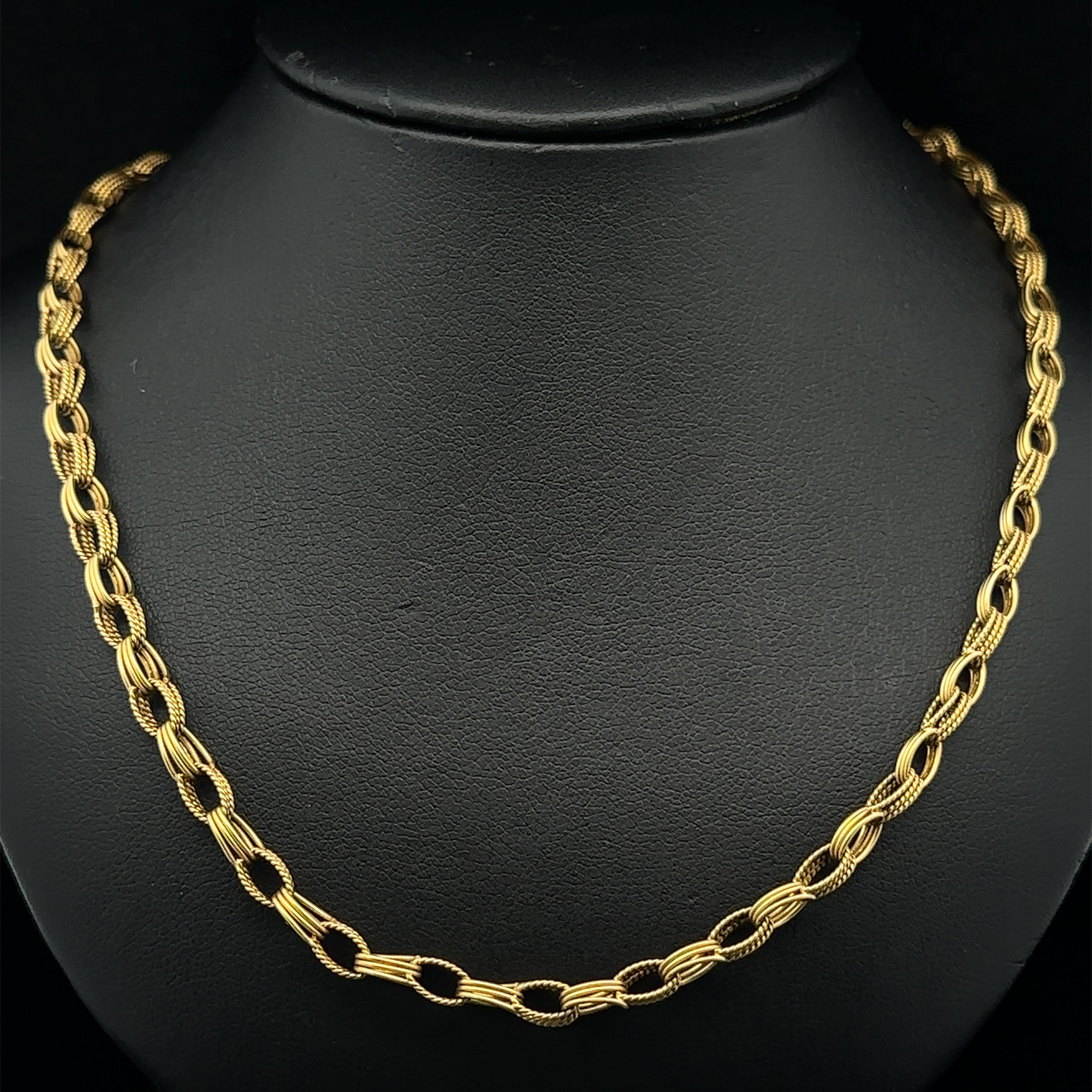 Italienische UNOAERRE 18k Gold poliert verdrehte Draht ineinandergreifende ovale Link Halskette im Angebot 3